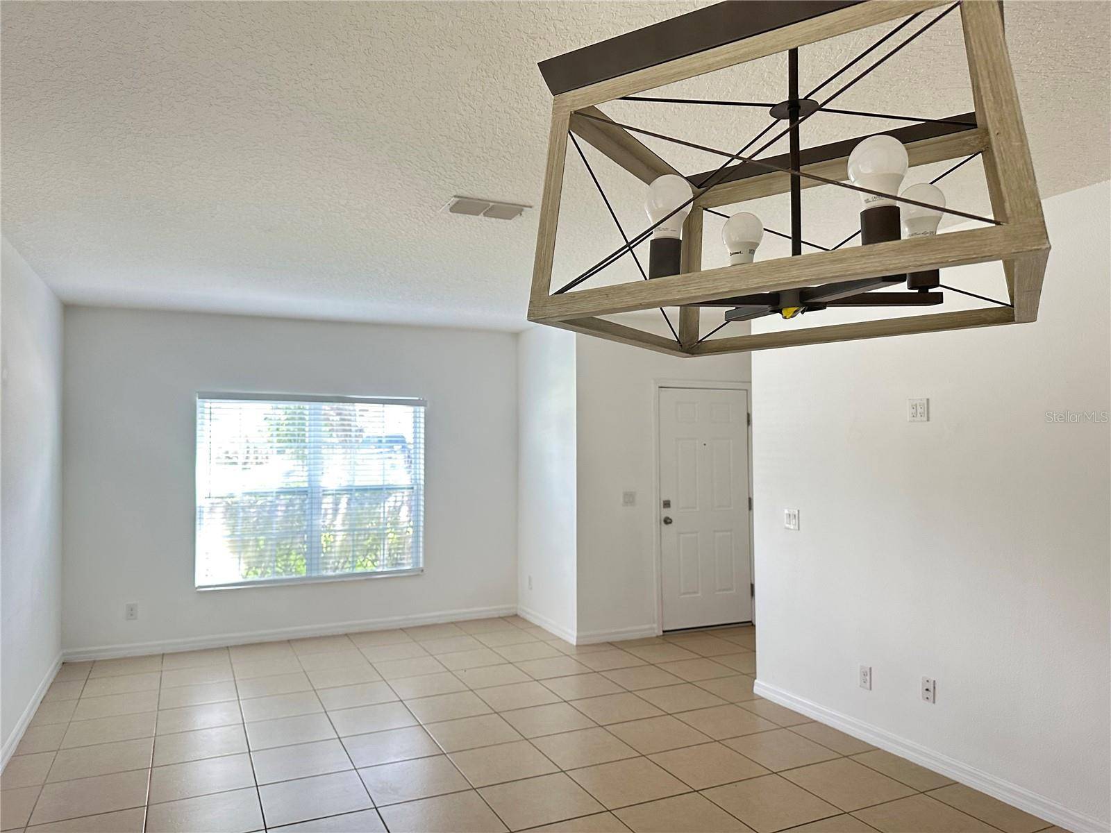 477 KESTREL DR, Groveland, FL 34736