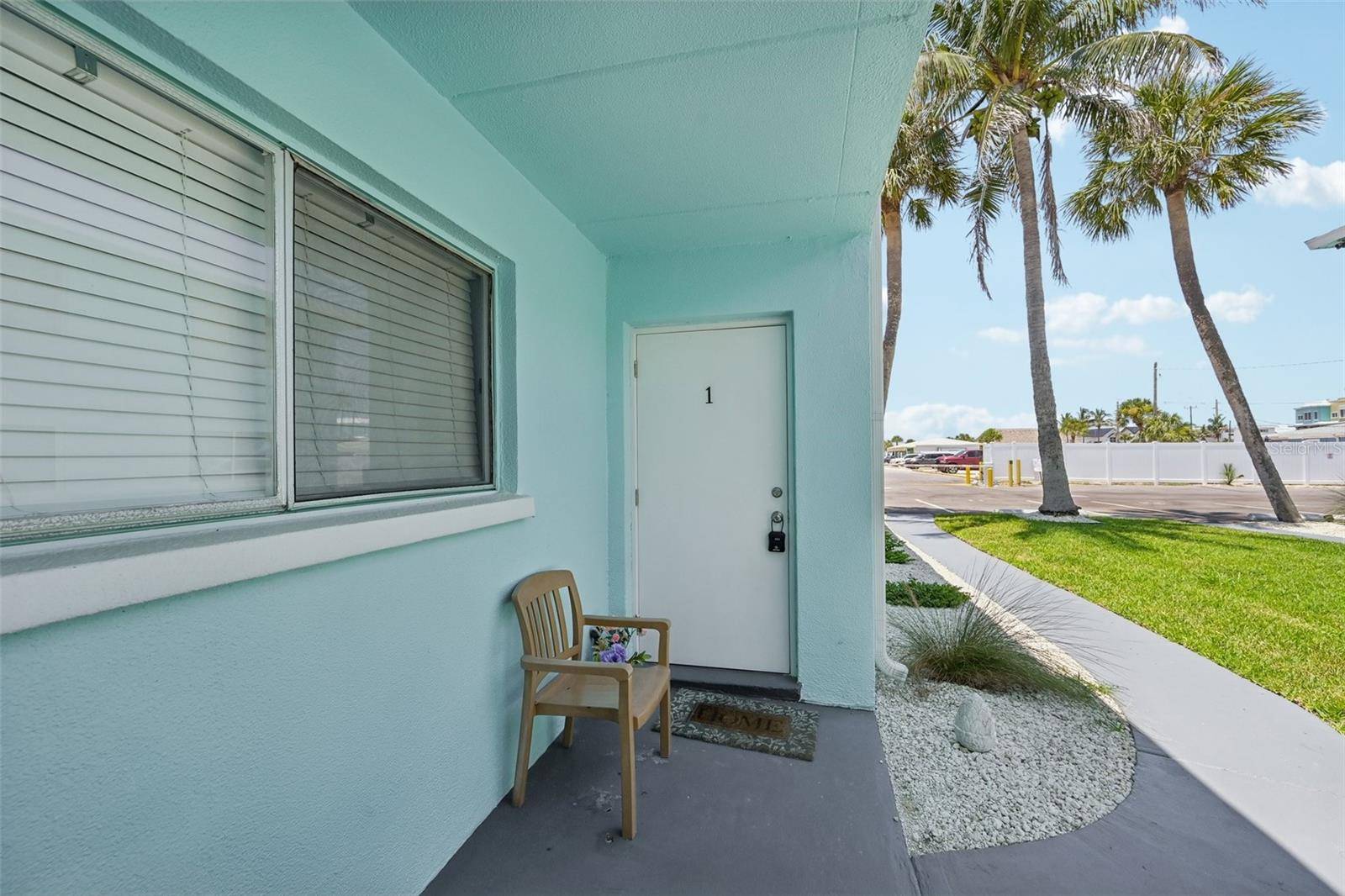 117 7TH ST N #1, Bradenton Beach, FL 34217