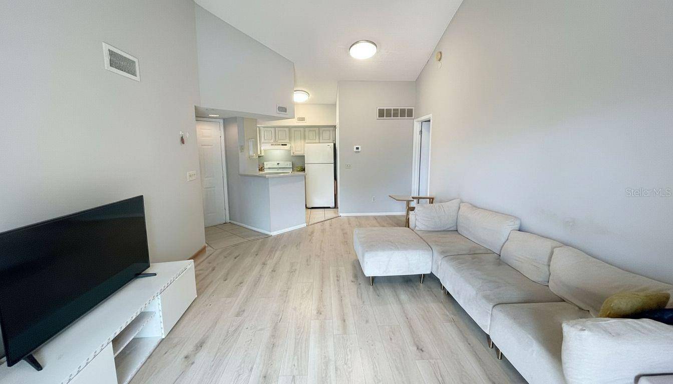 1972 LAKE ATRIUMS CIR #200, Orlando, FL 32839