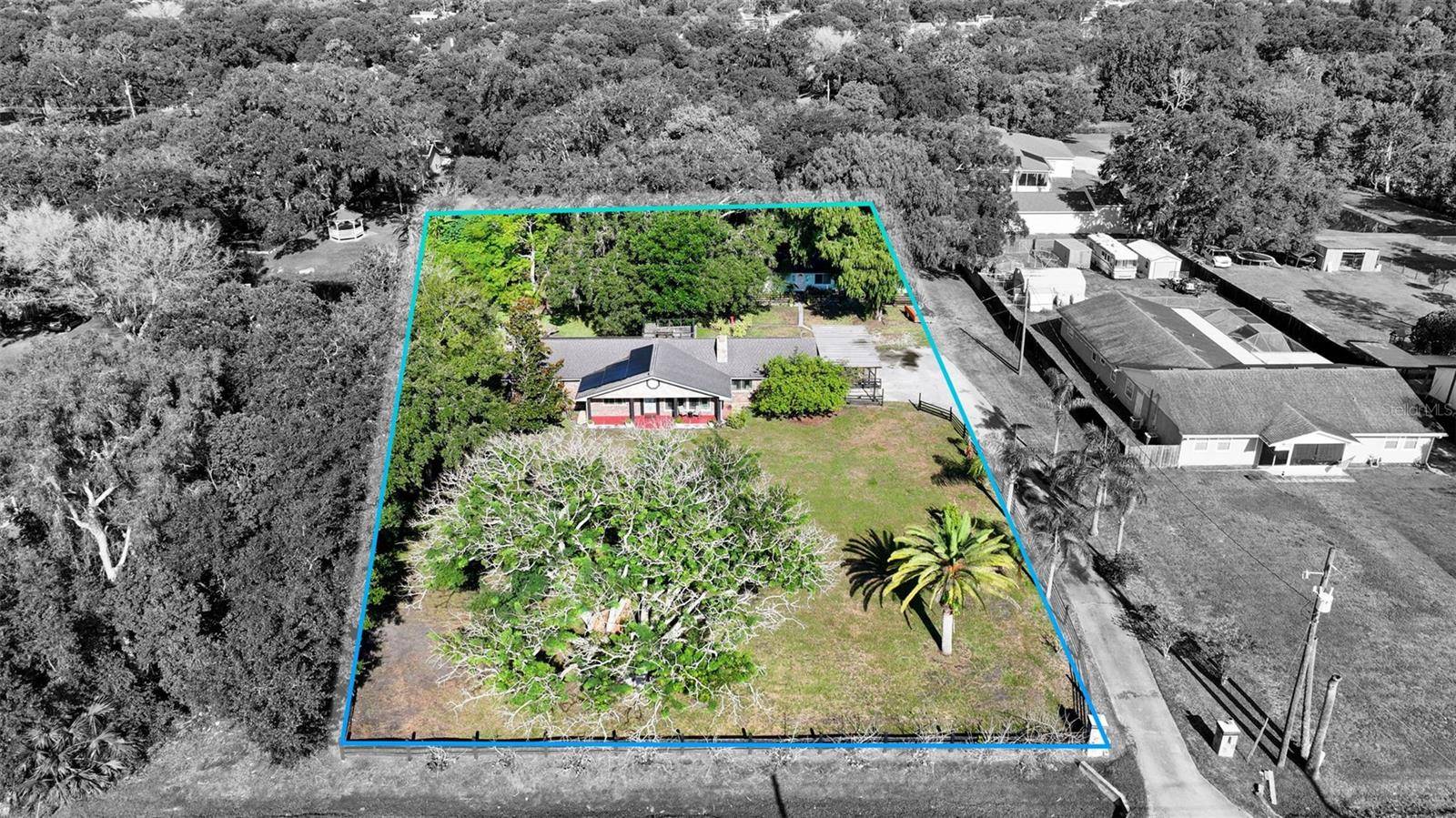 298-300 ORANGE AVE, St Cloud, FL 34769