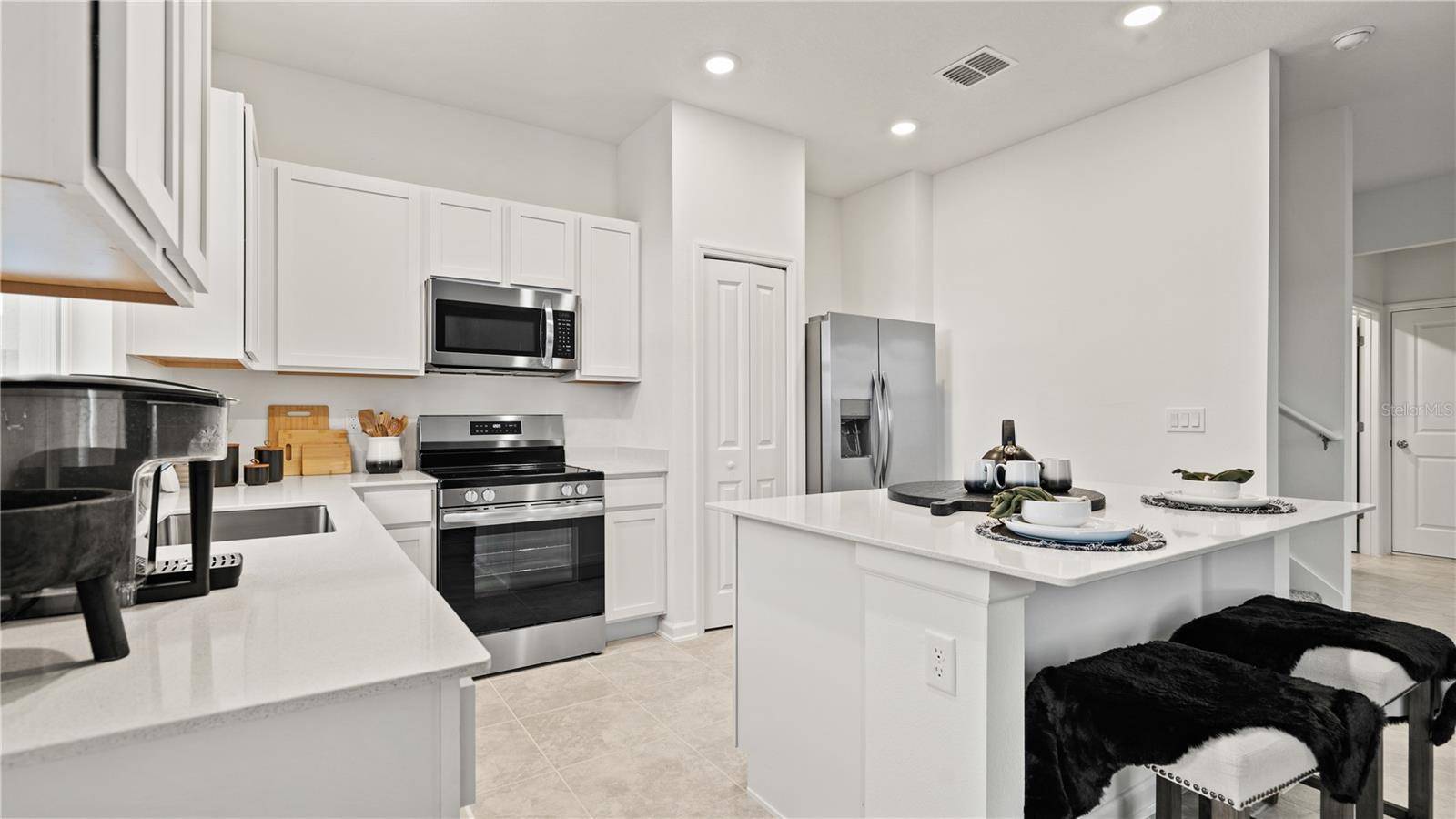 3276 NAMASTE DR, Clermont, FL 34714