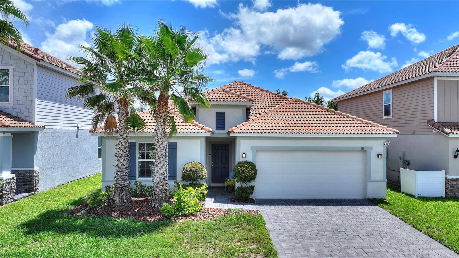 1111 OAK BLUFF DR, Davenport, FL 33837