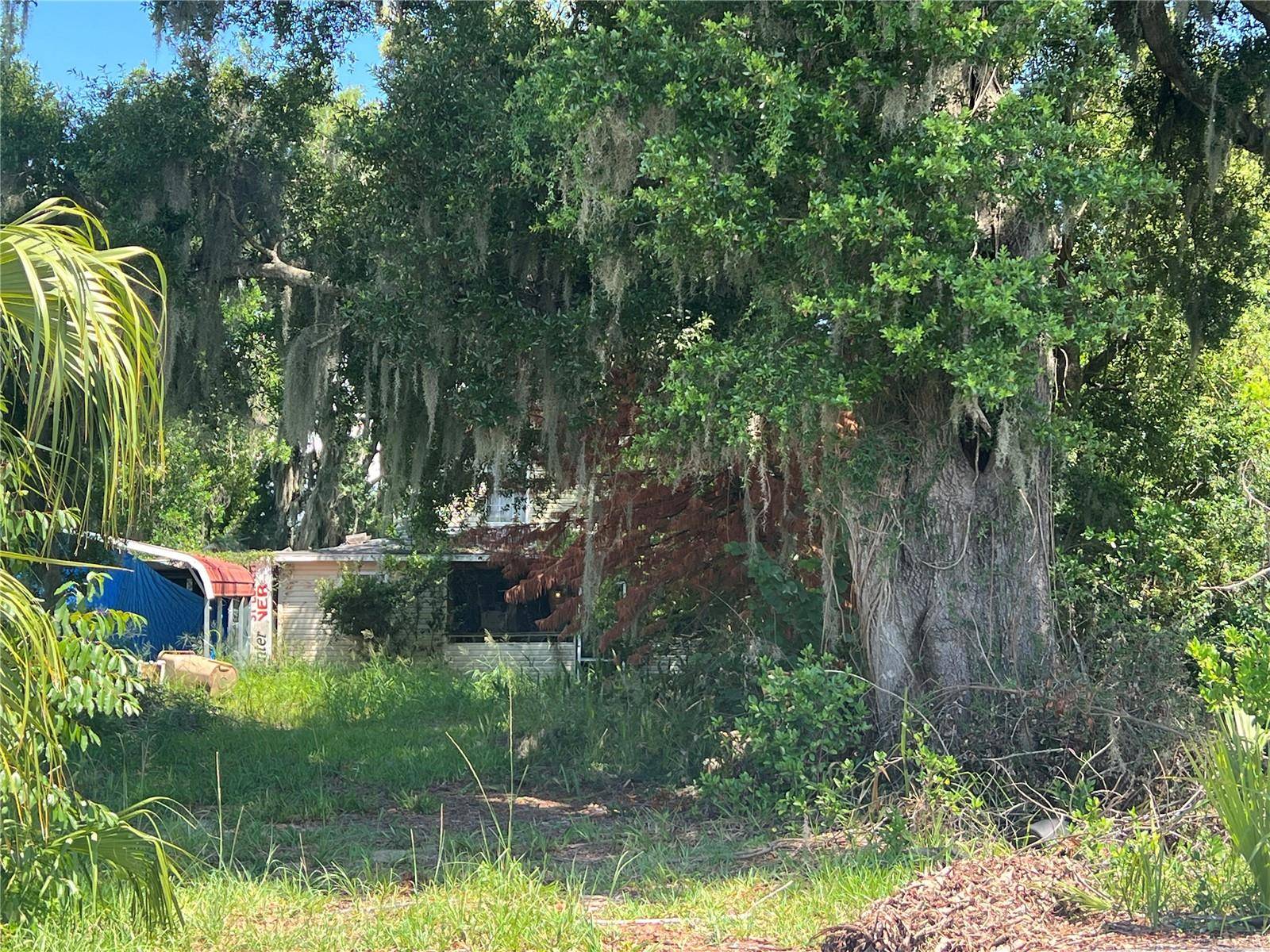 2979 S GROVE ST, Eustis, FL 32726