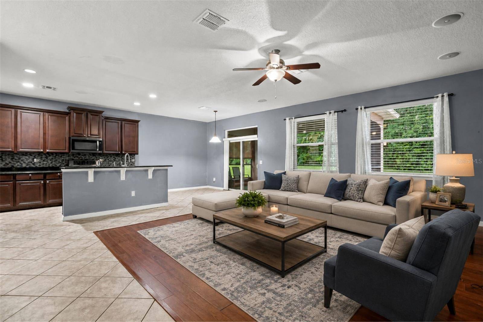 925 COUNTS CREST CIR, Apopka, FL 32712