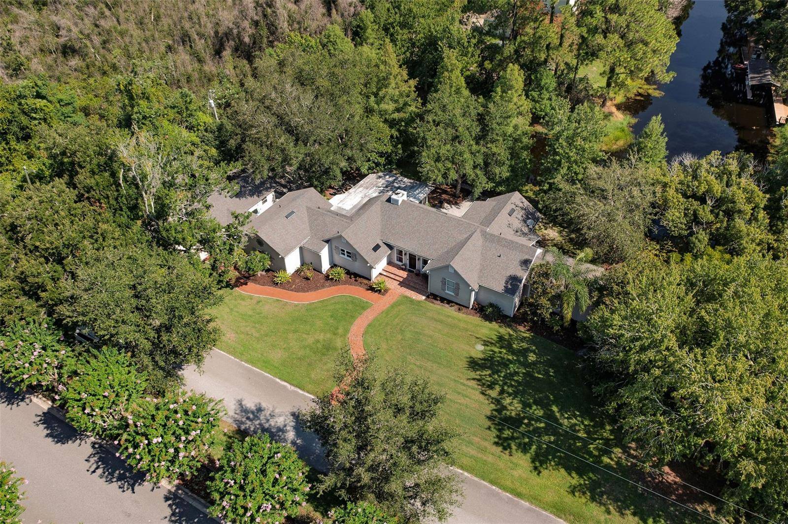 12085 SANDY SHORES DR, Windermere, FL 34786