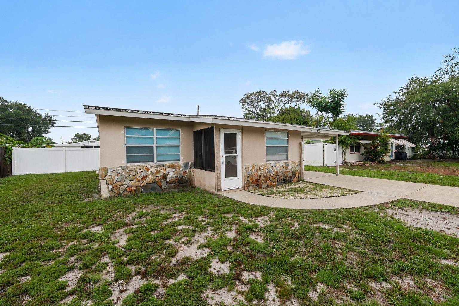 131 EMERALD LN, Largo, FL 33771