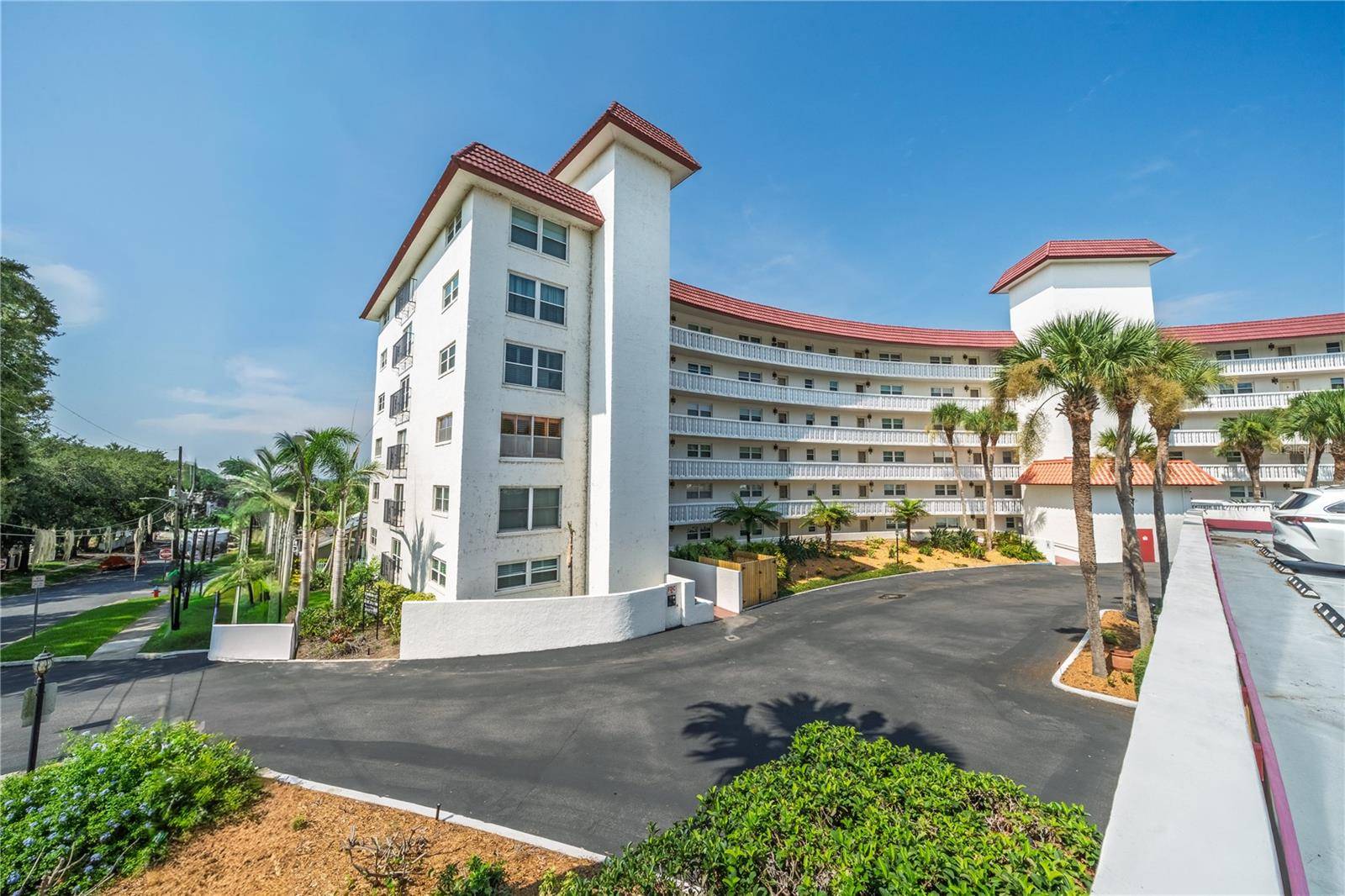 601 N MCDONALD ST #2, Mount Dora, FL 32757