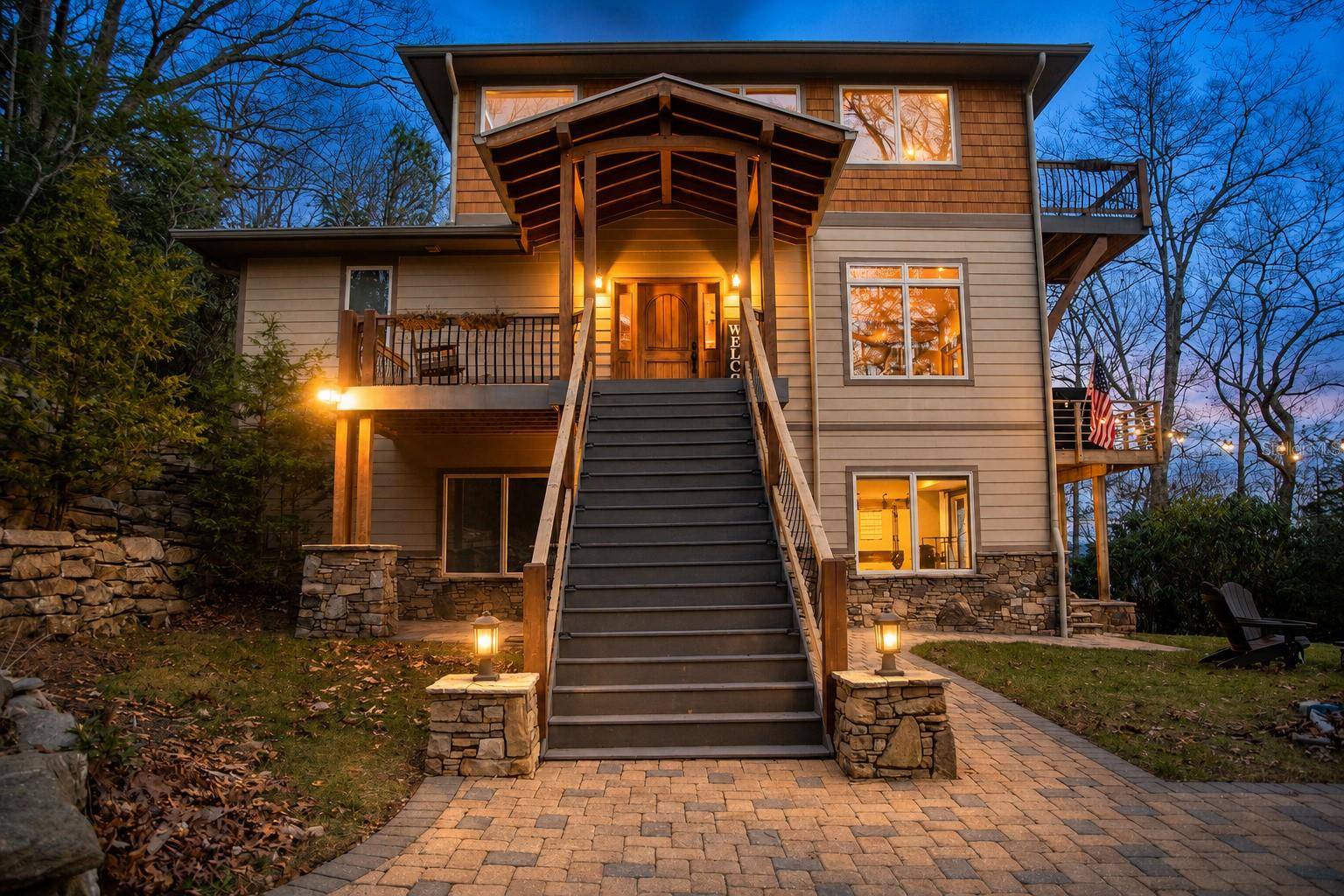 425 FLAT TOP MOUNTAIN RD, Fairview, NC 28730