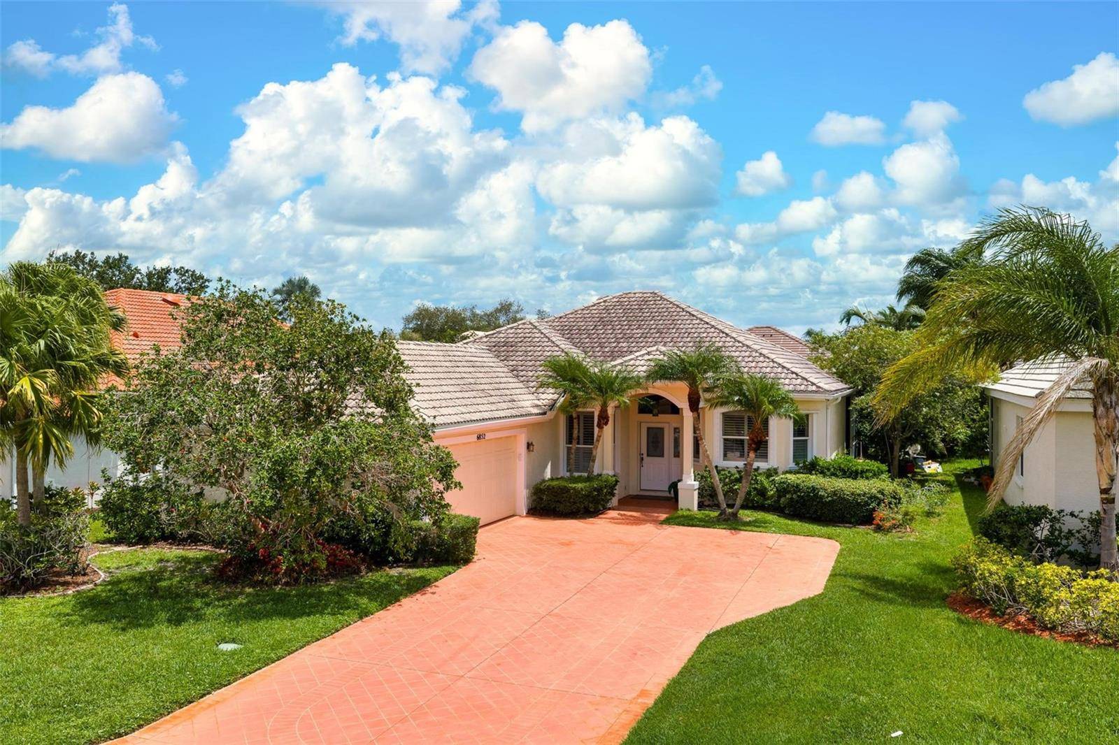 6852 SAGEBRUSH CIR, Sarasota, FL 34243
