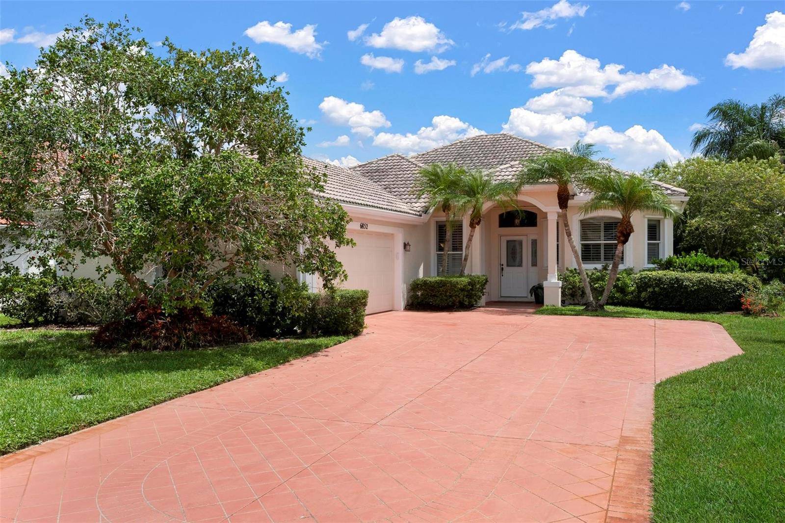 6852 SAGEBRUSH CIR, Sarasota, FL 34243