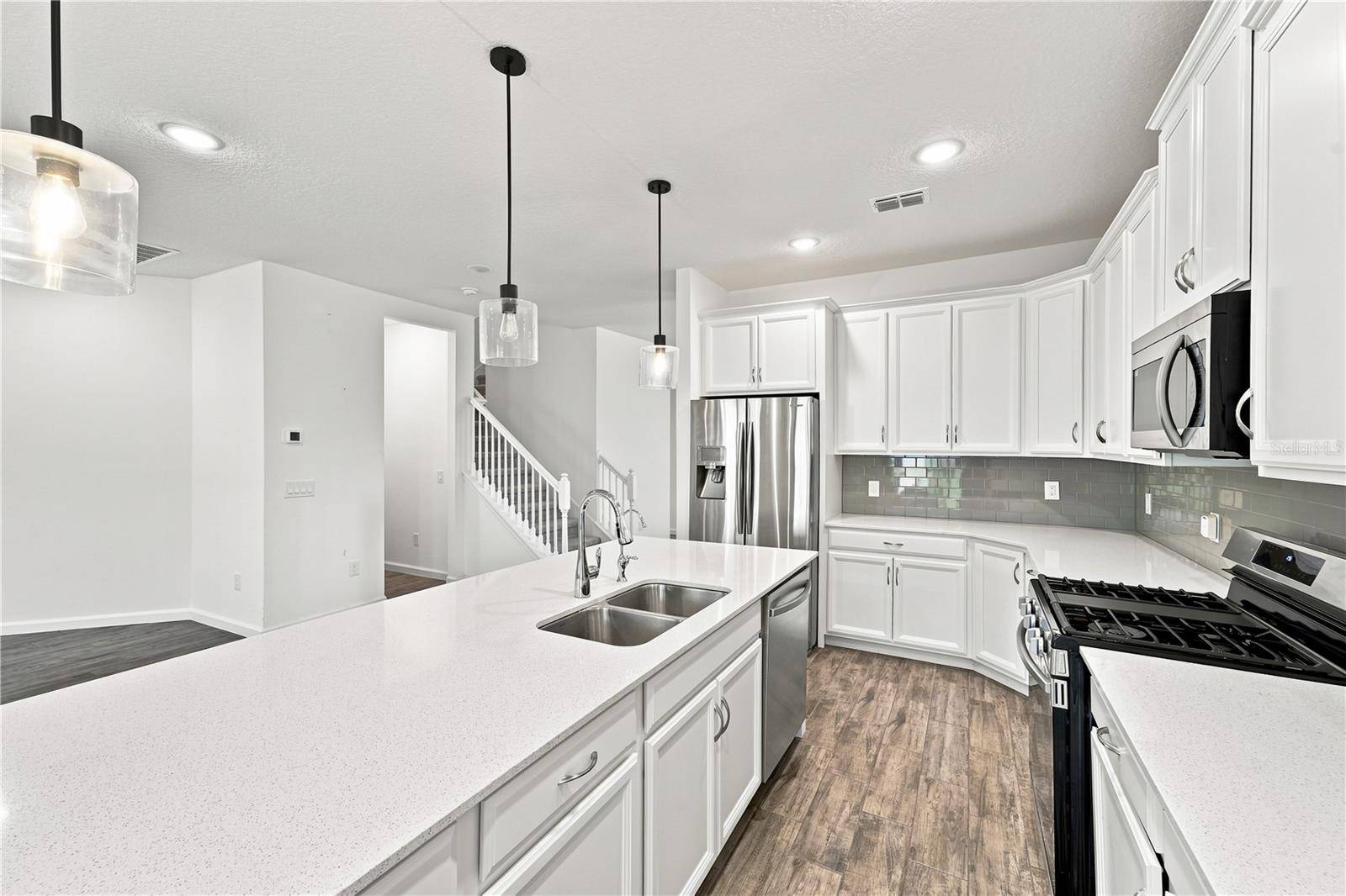 2463 NATOMA BLVD, Mount Dora, FL 32757