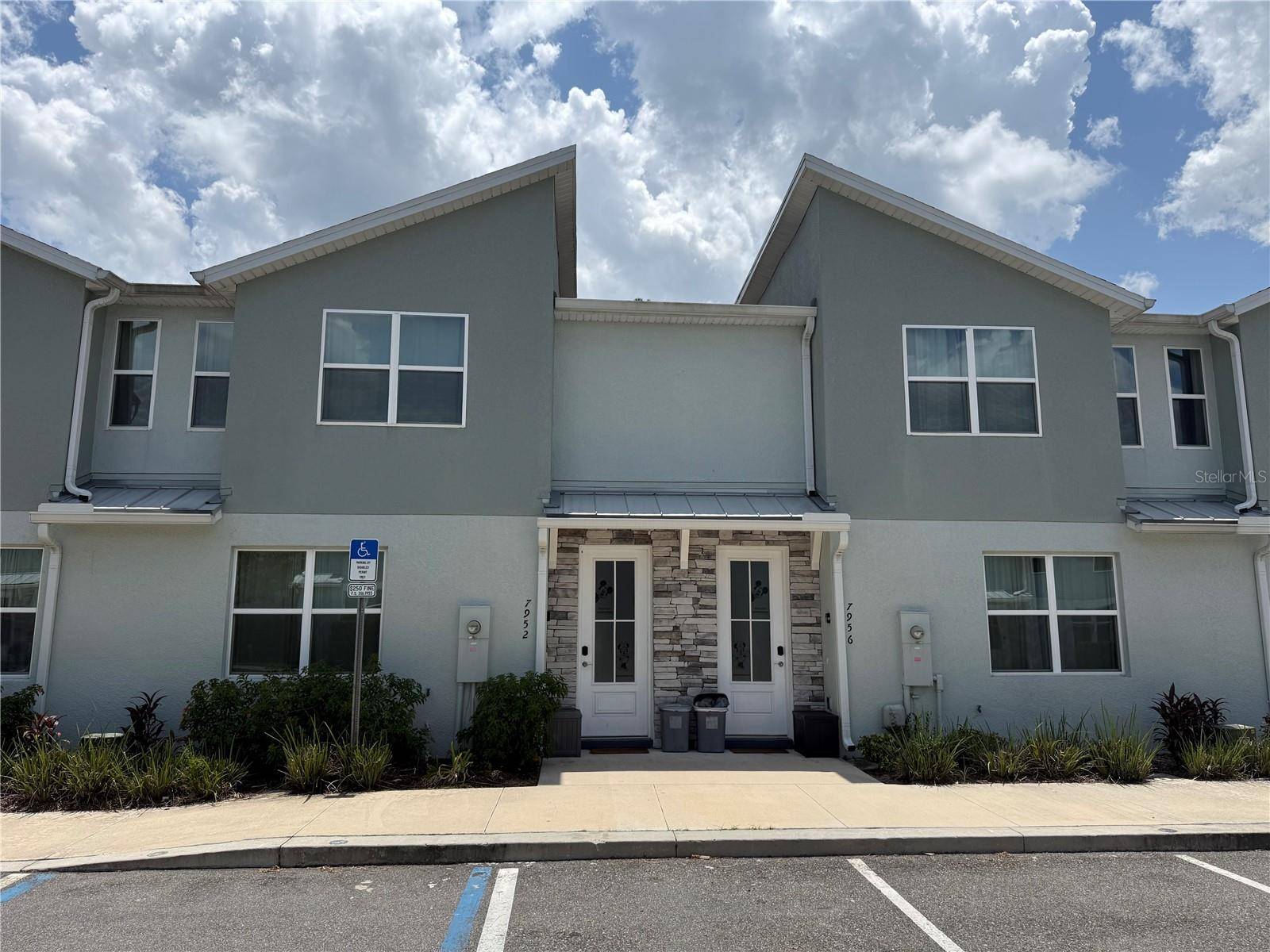 7952 FORMOSA VALLEY PL, Kissimmee, FL 34747