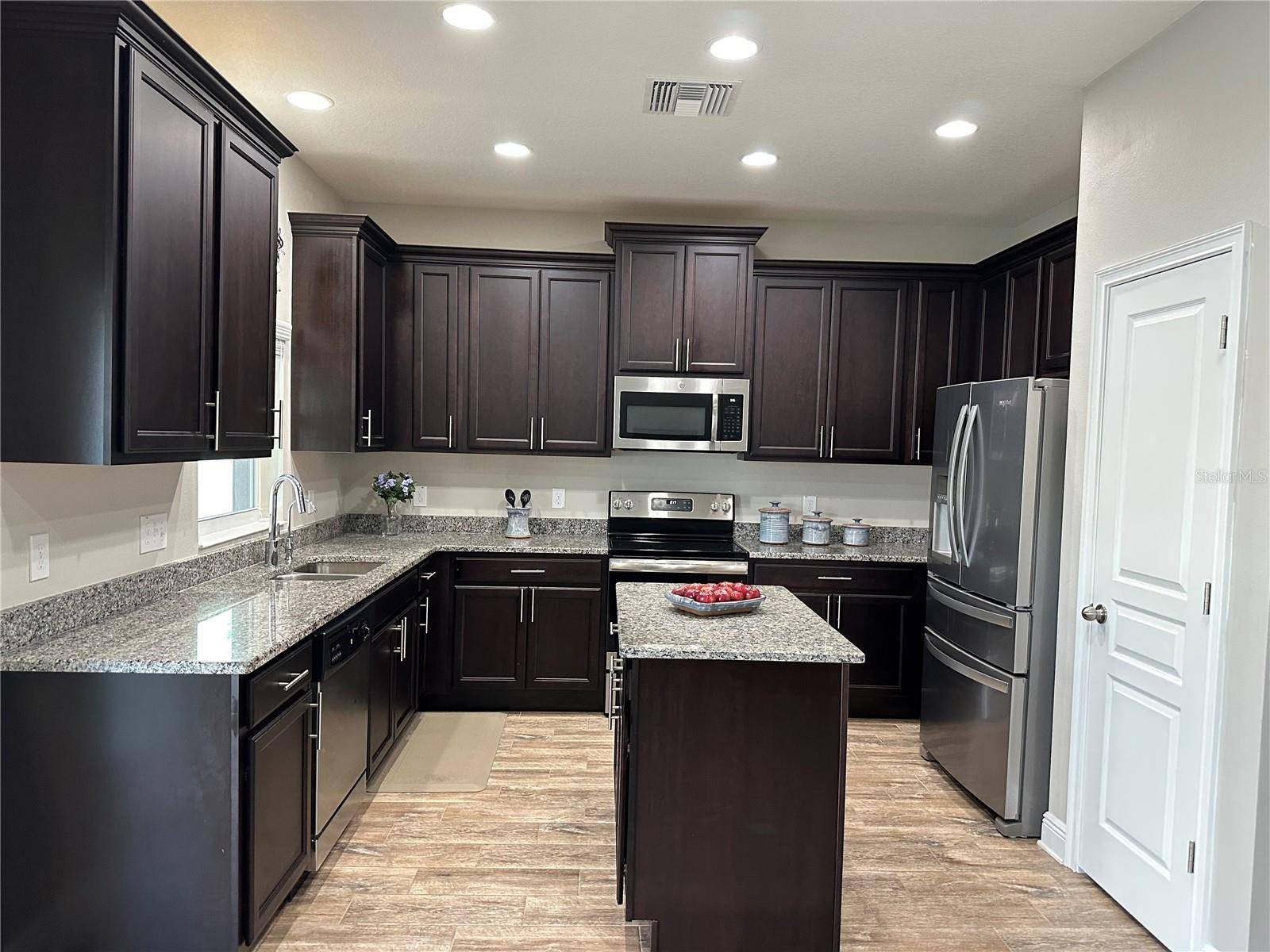 3313 W WALNUT ST, Tampa, FL 33607
