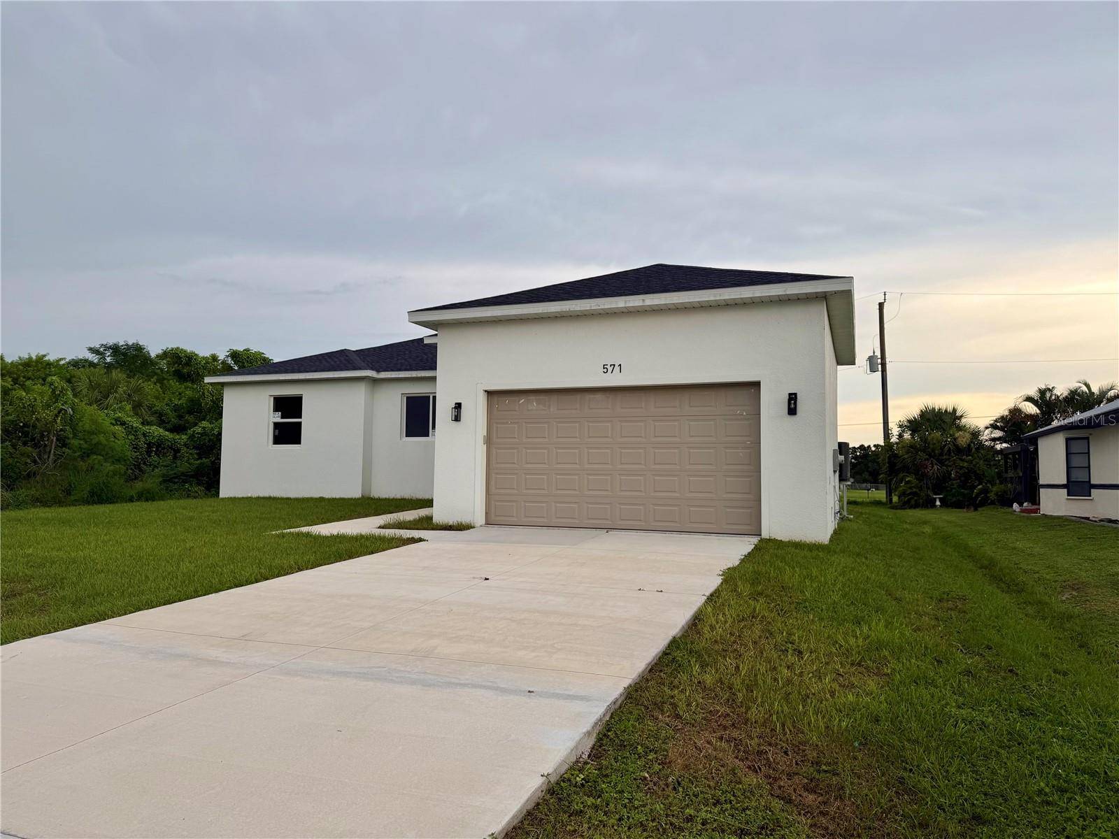 571 MIMOSA AVE NW, Port Charlotte, FL 33952