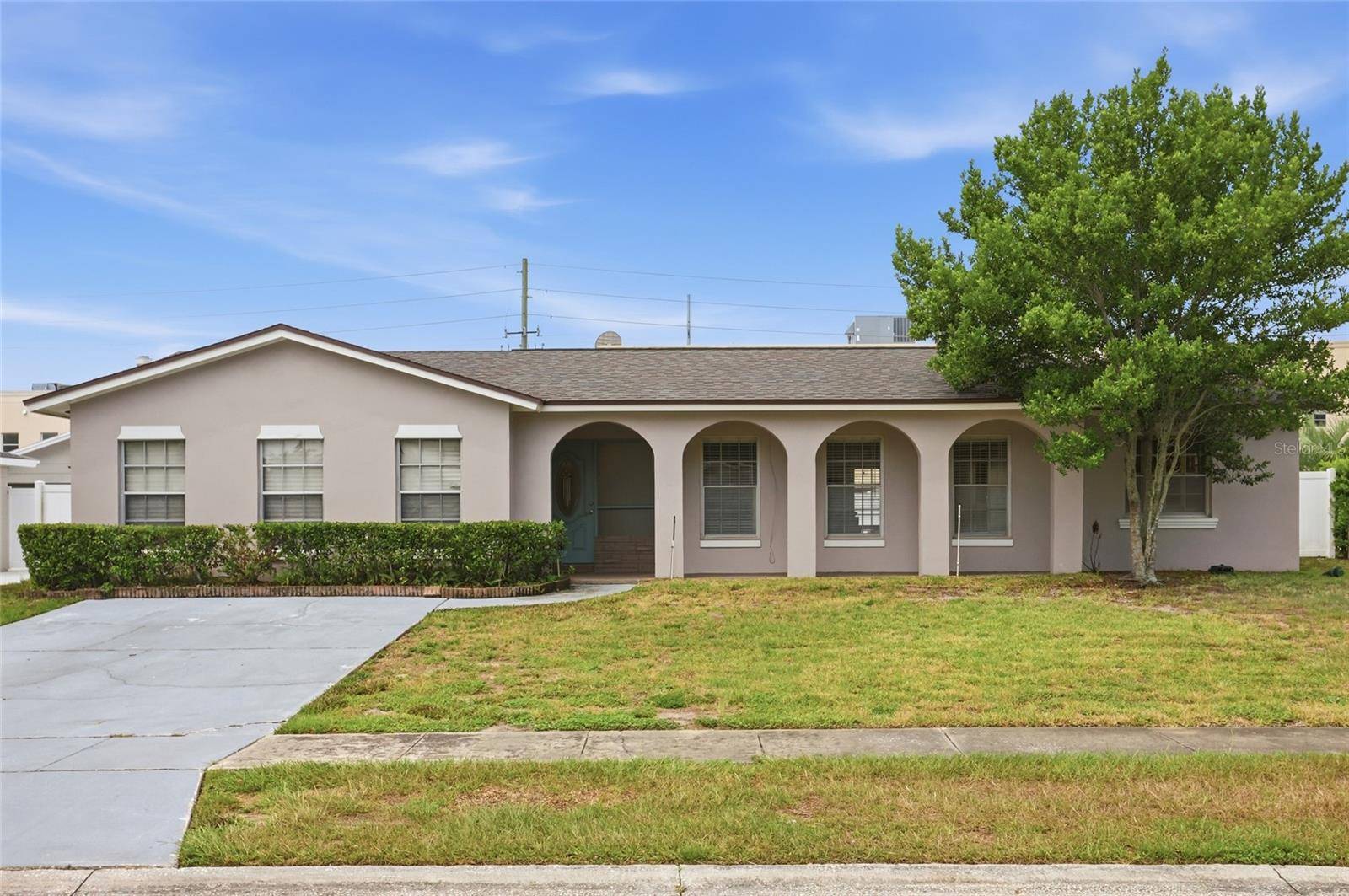4 CARRIAGE HILL CIR, Casselberry, FL 32707