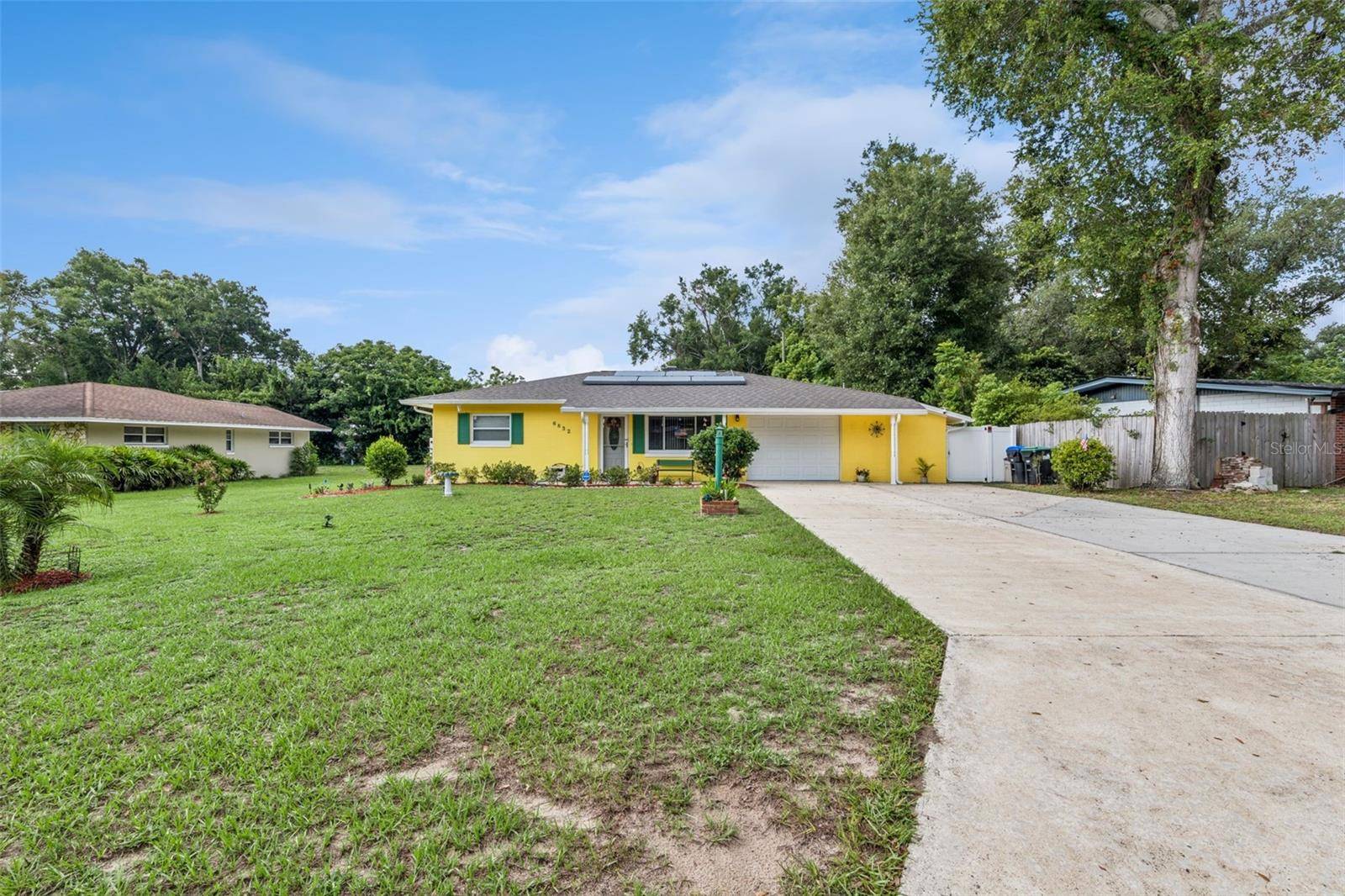 6832 OSWEGO DR, Mount Dora, FL 32757