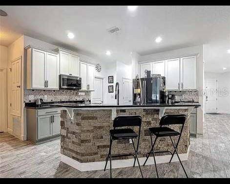 911 LA TERRAZA LN, Kissimmee, FL 34744