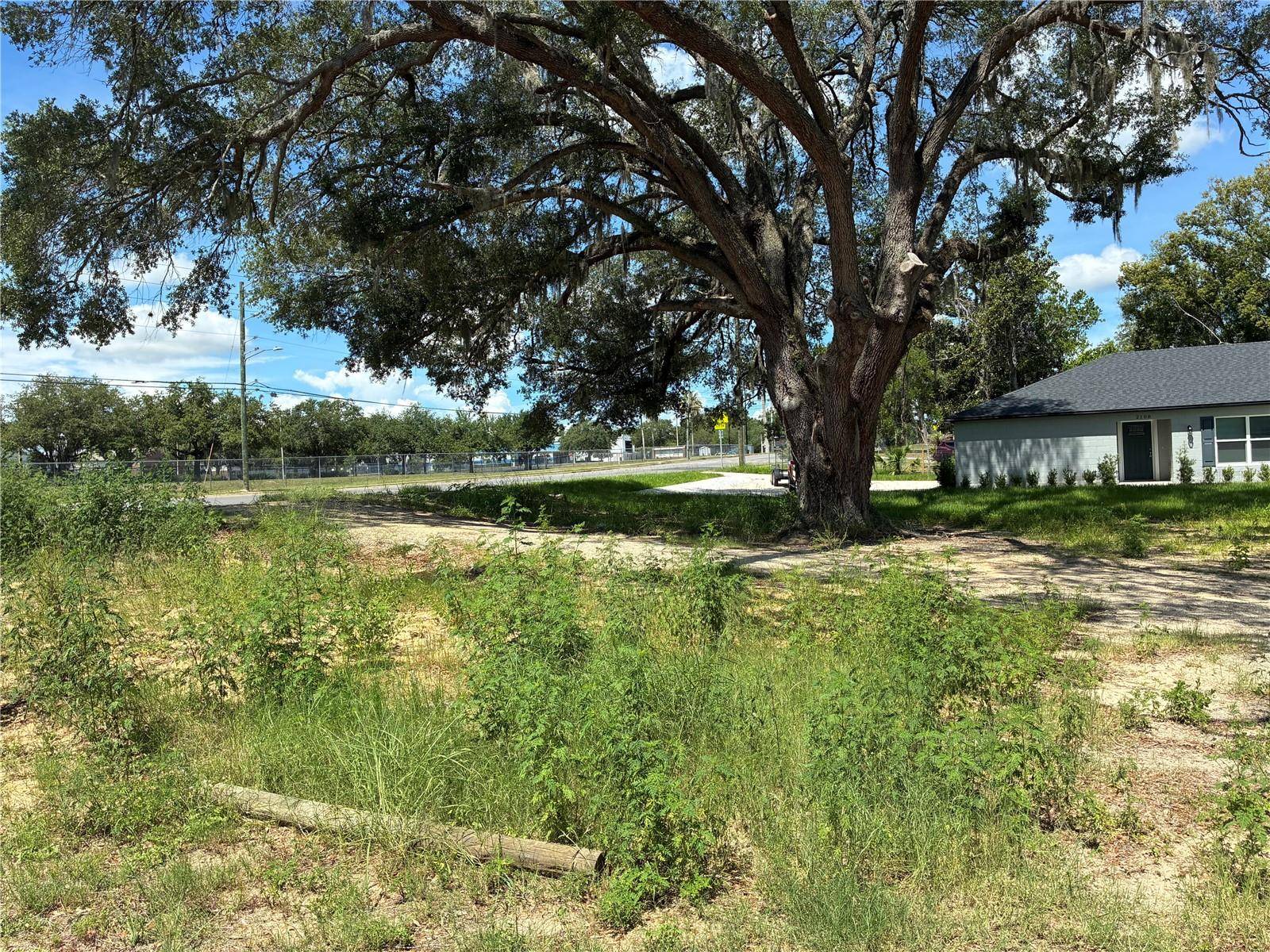2106 S SOUTH ST, Leesburg, FL 34748