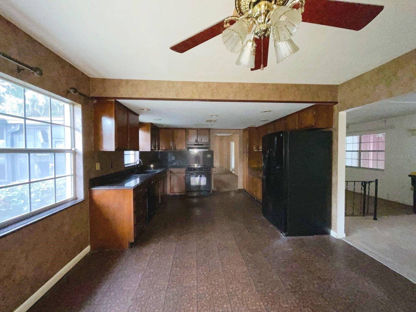 603 W OCALA ST, Umatilla, FL 32784