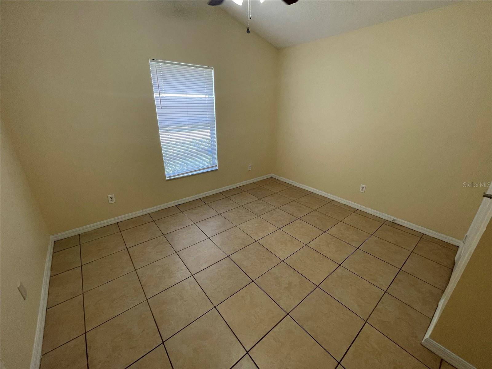 1406 VISTA DEL LAGO BLVD, Dundee, FL 33838