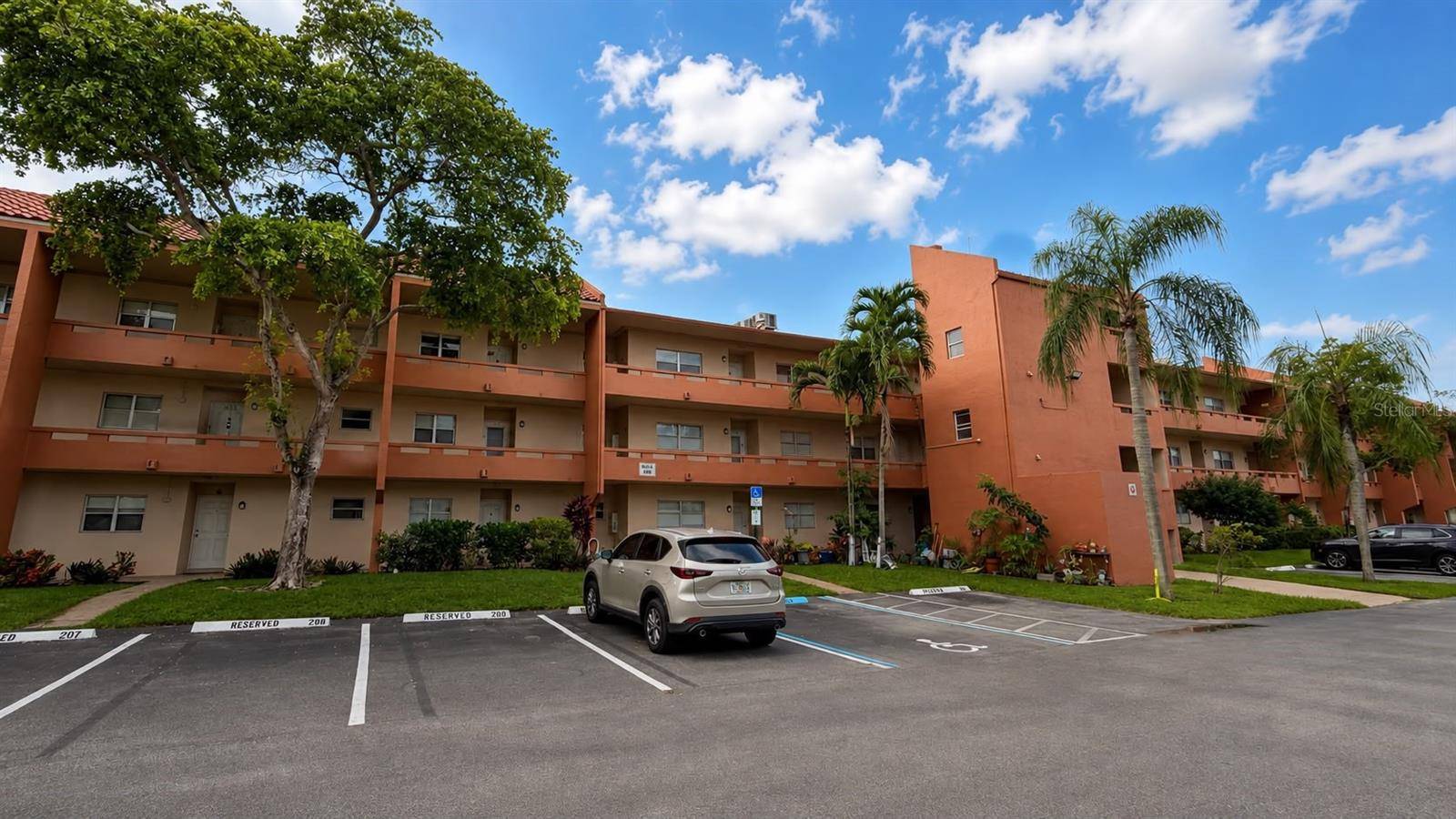 8810 W MCNAB RD #303, Tamarac, FL 33321