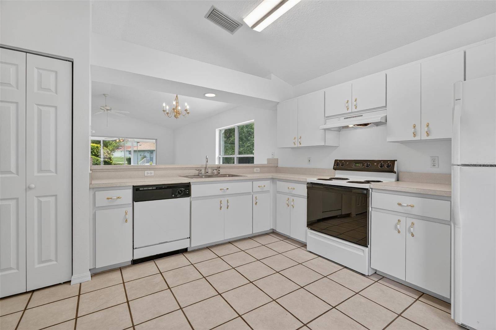 660 W SUNSET STRIP DR, Beverly Hills, FL 34465