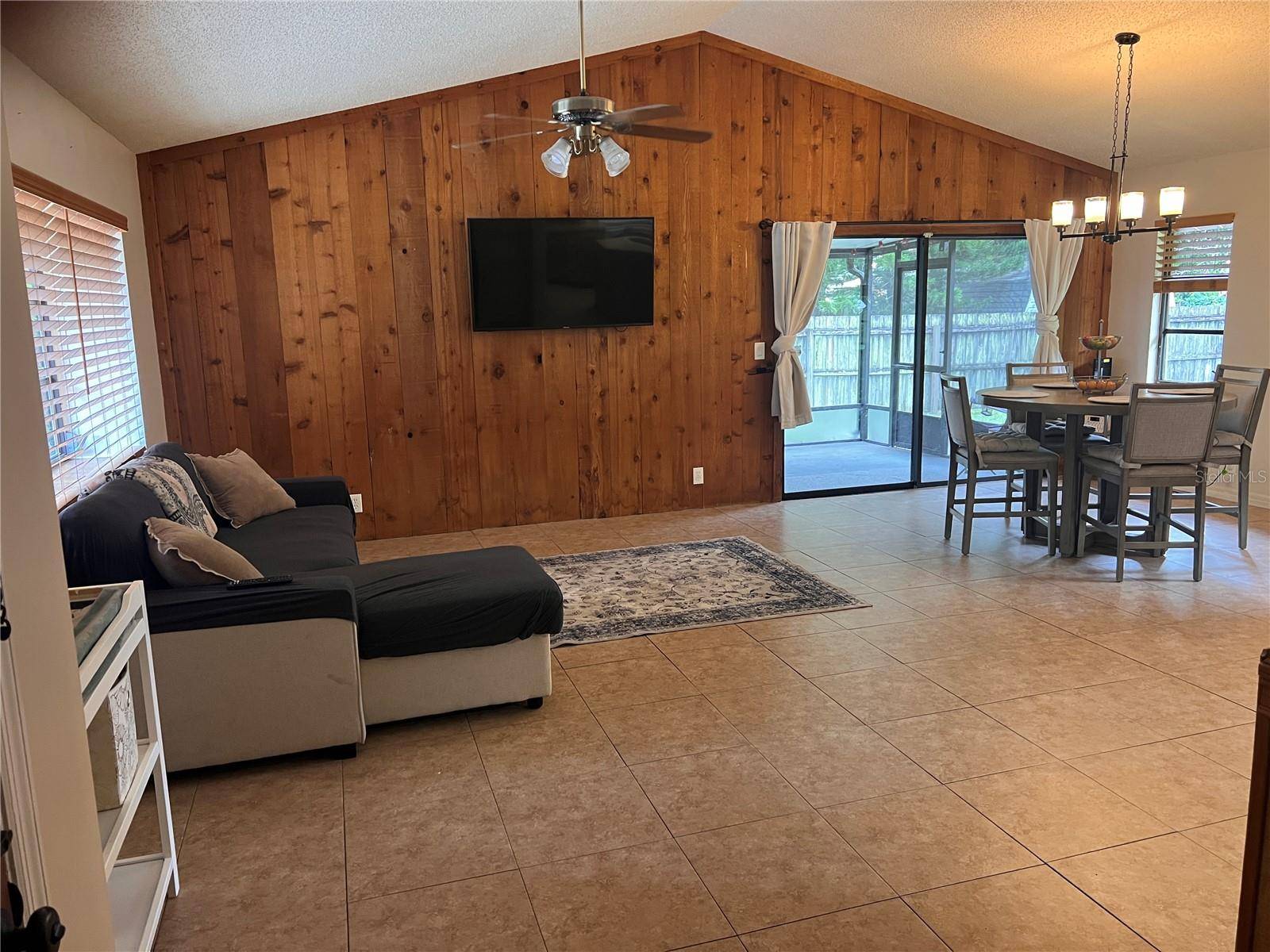 2919 NICHOLAS RD, Fort Pierce, FL 34982