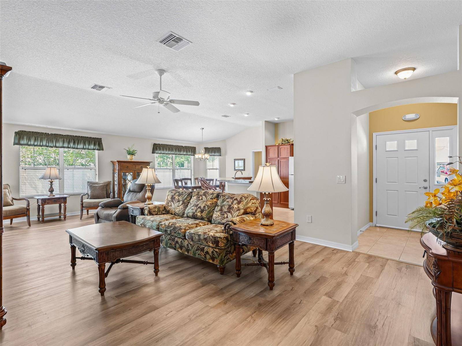 1134 SOUTHERN SUN DR, The Villages, FL 32162