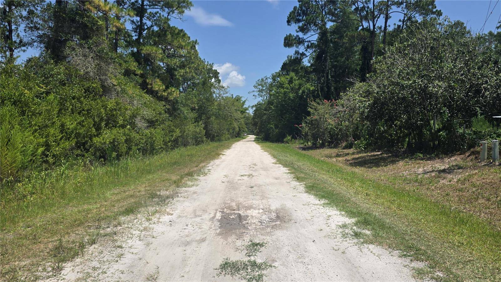 135 STARLIGHT RD, Crescent City, FL 32112