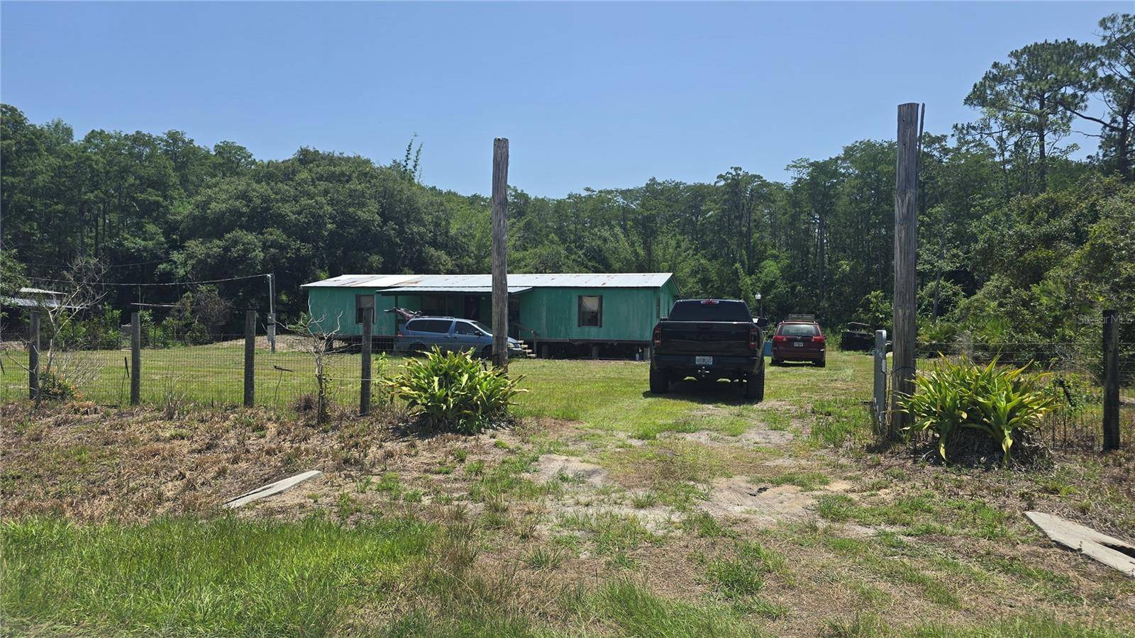 135 STARLIGHT RD, Crescent City, FL 32112