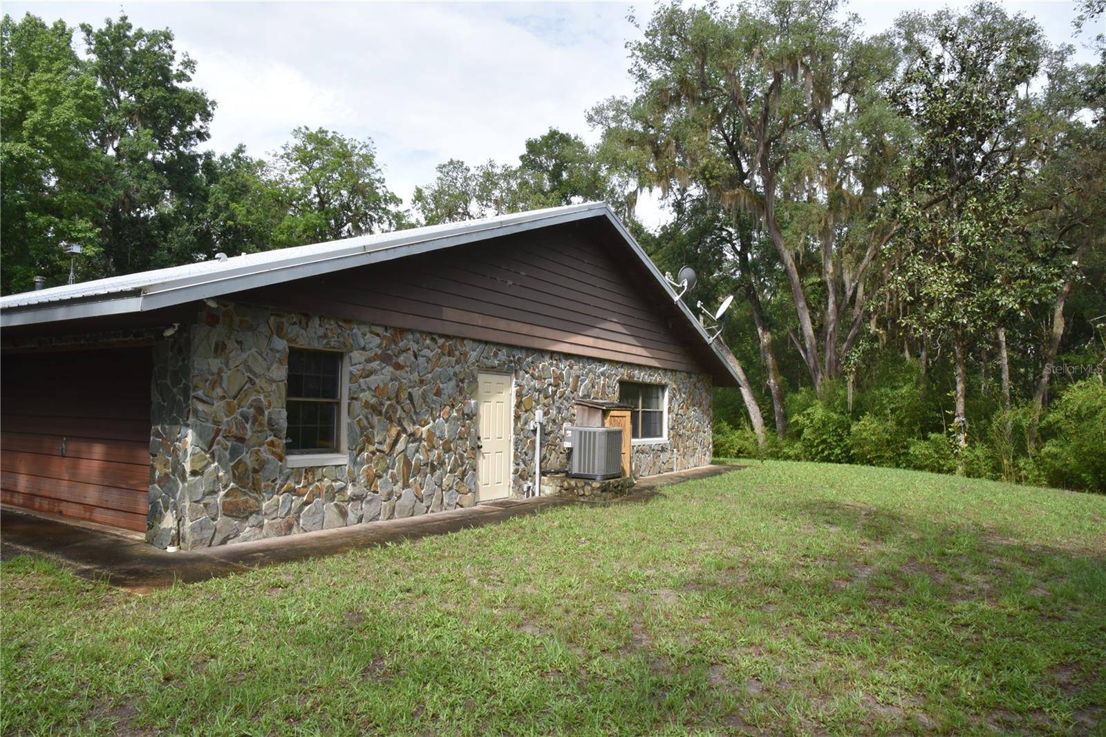 8650 NW 136TH AVE, Chiefland, FL 32626
