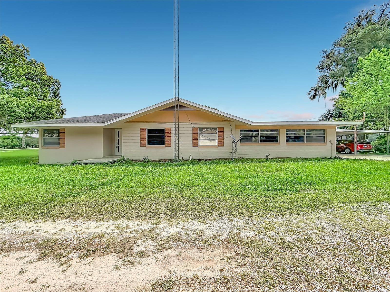 11900 SE SUNSET HARBOR RD, Weirsdale, FL 32195