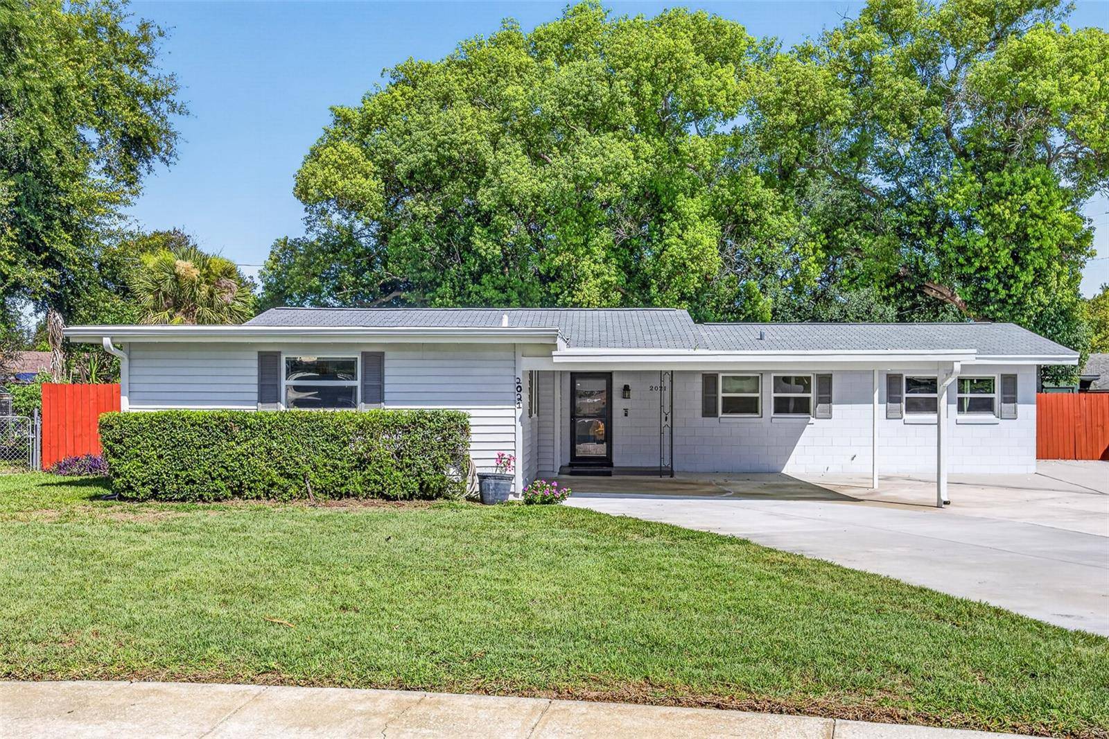 2021 OLIVER PL, Winter Haven, FL 33881