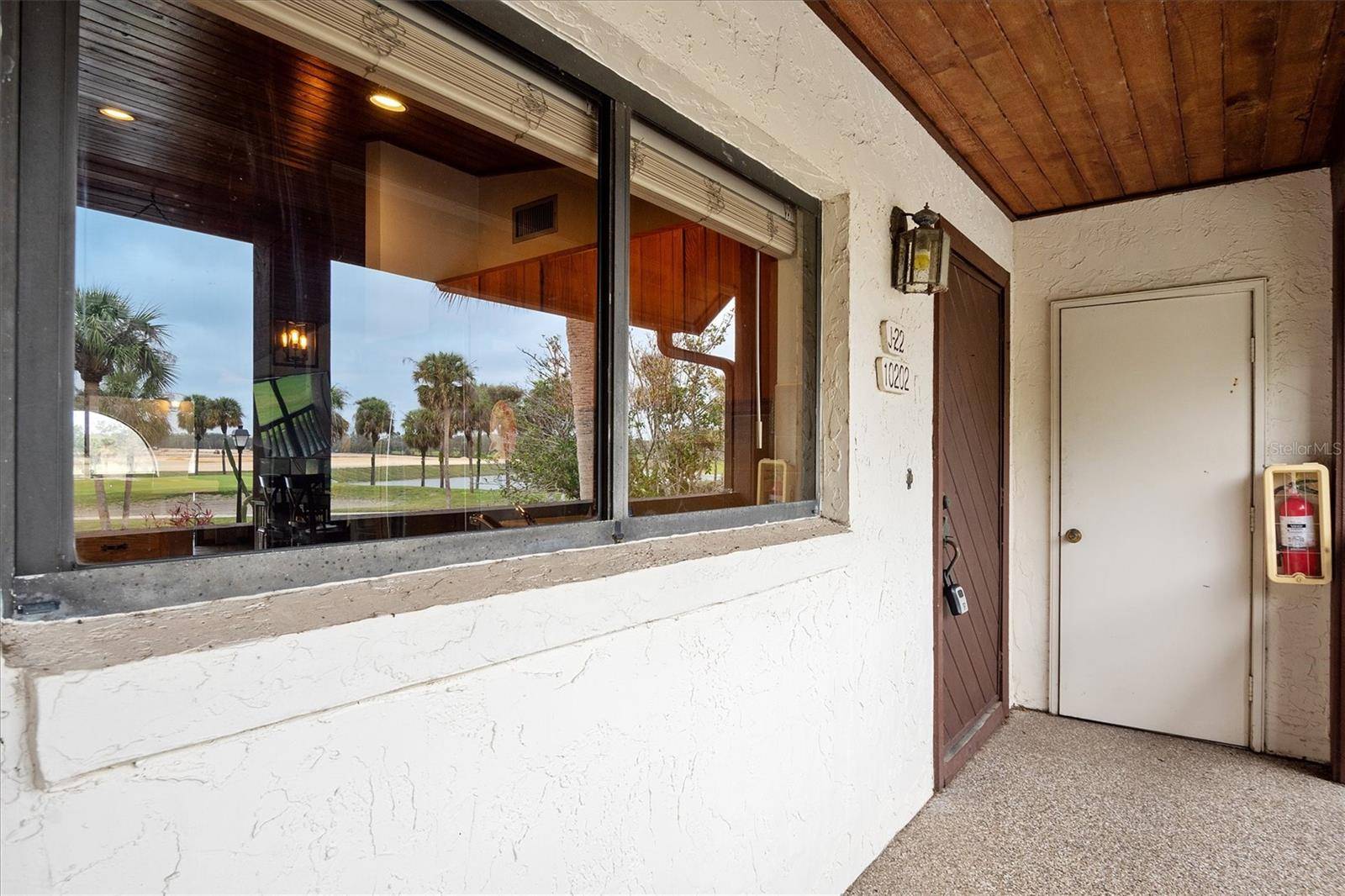 10202 VILLAGE DR #22, Lake Wales, FL 33898