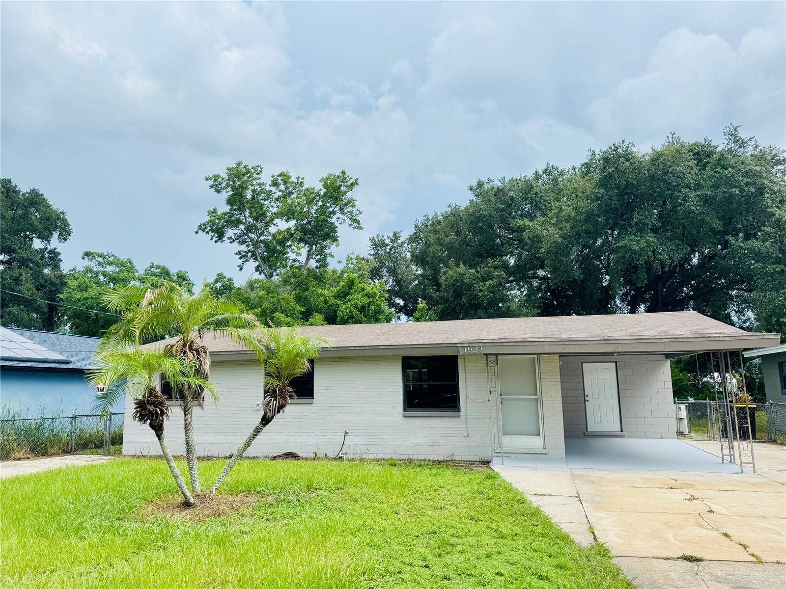 1923 FRUITLAND PARK CIR, Eagle Lake, FL 33839