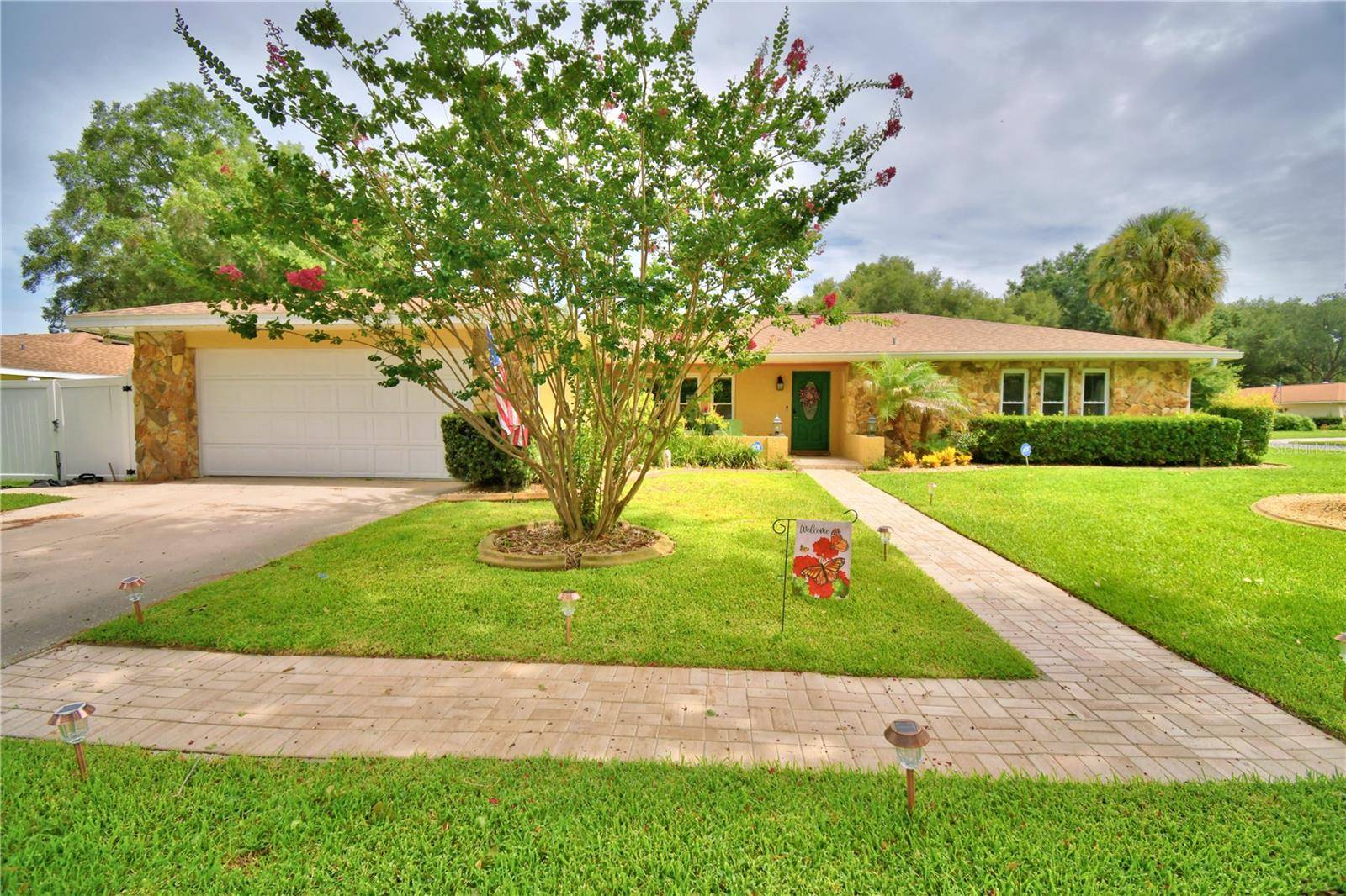 902 CRESTVIEW DR, Auburndale, FL 33823