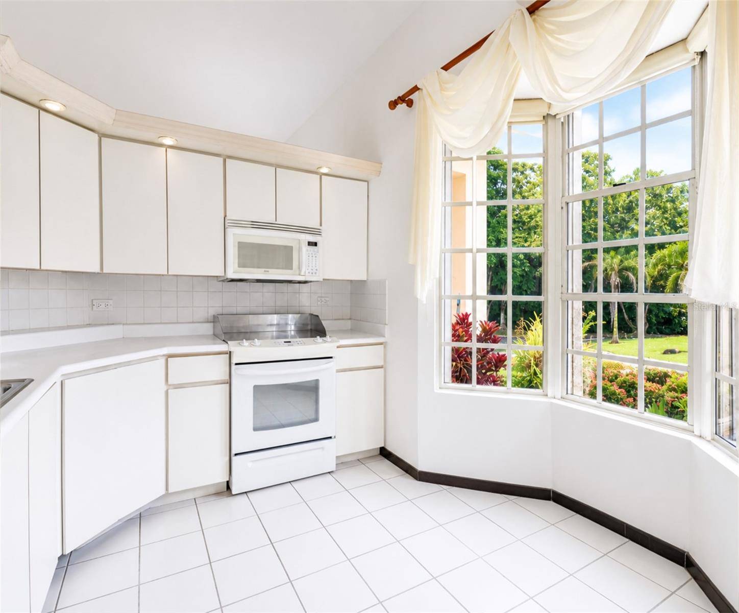 160 CAMINO DE LAS POMARROSAS URB. HACIENDA SABANERA, Cidra, PR 00739