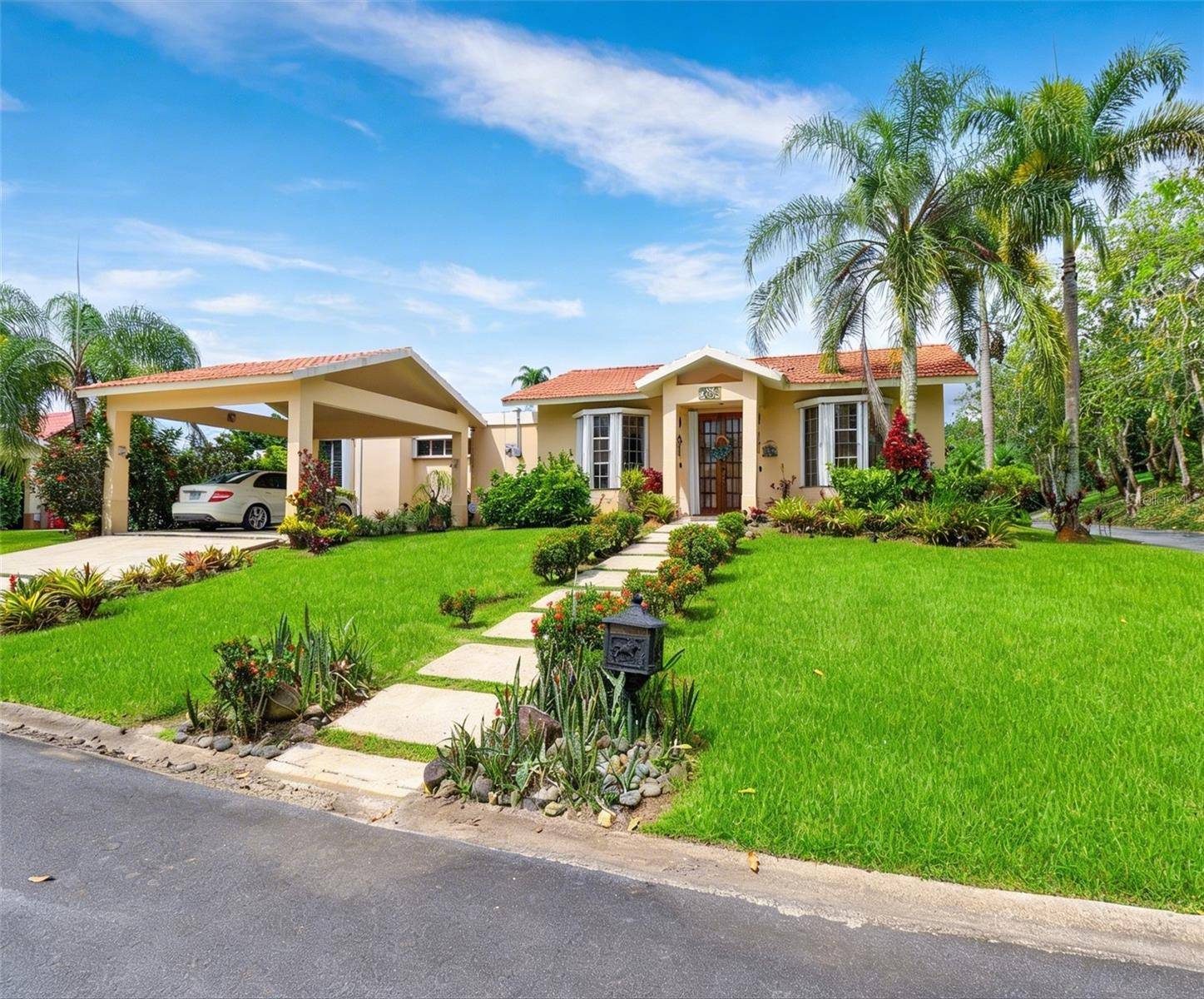 160 CAMINO DE LAS POMARROSAS URB. HACIENDA SABANERA, Cidra, PR 00739