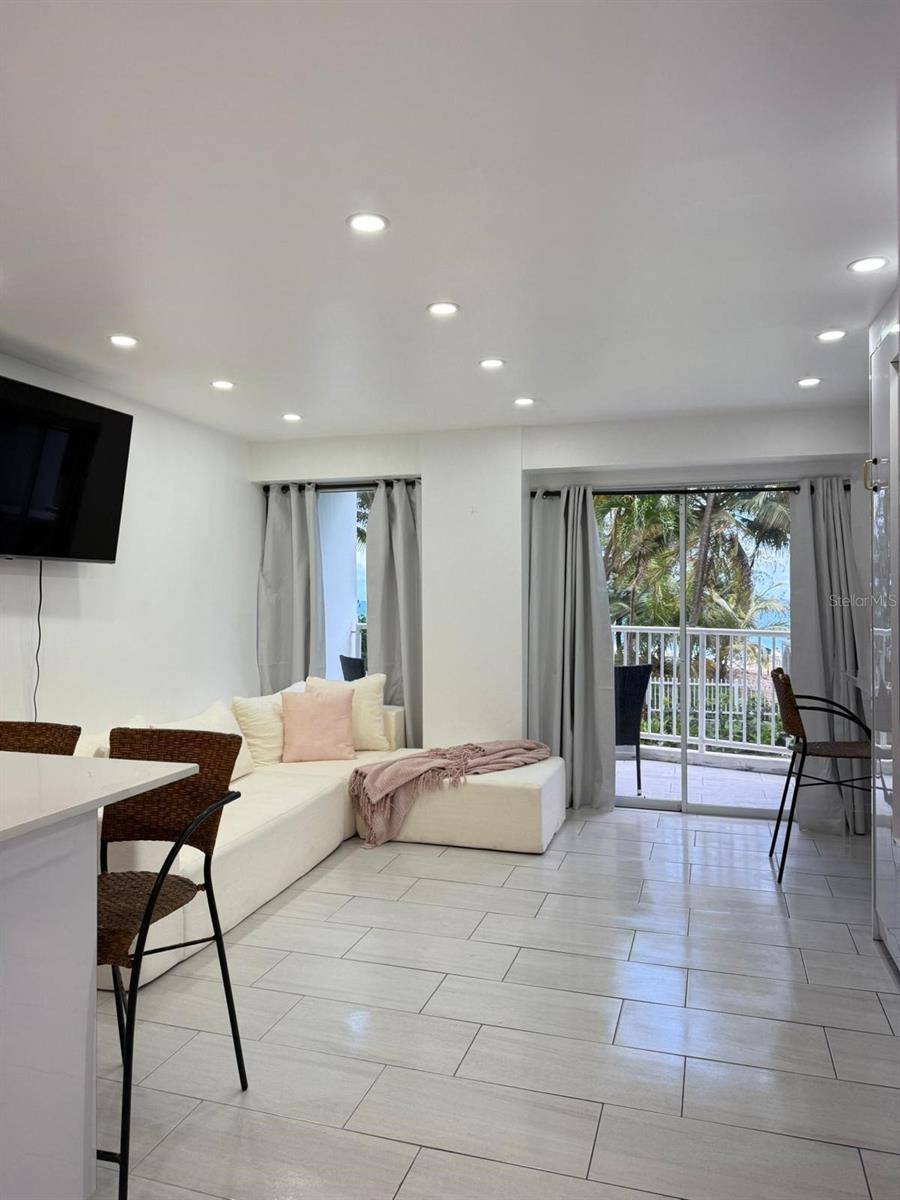4633 AV. ISLA VERDE #105, Carolina, PR 00979