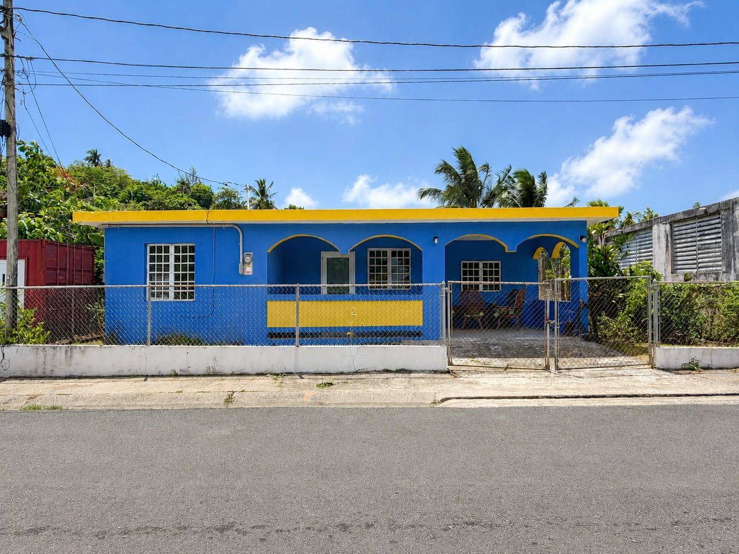 122 POMARROSA ST., Fajardo, PR 00738