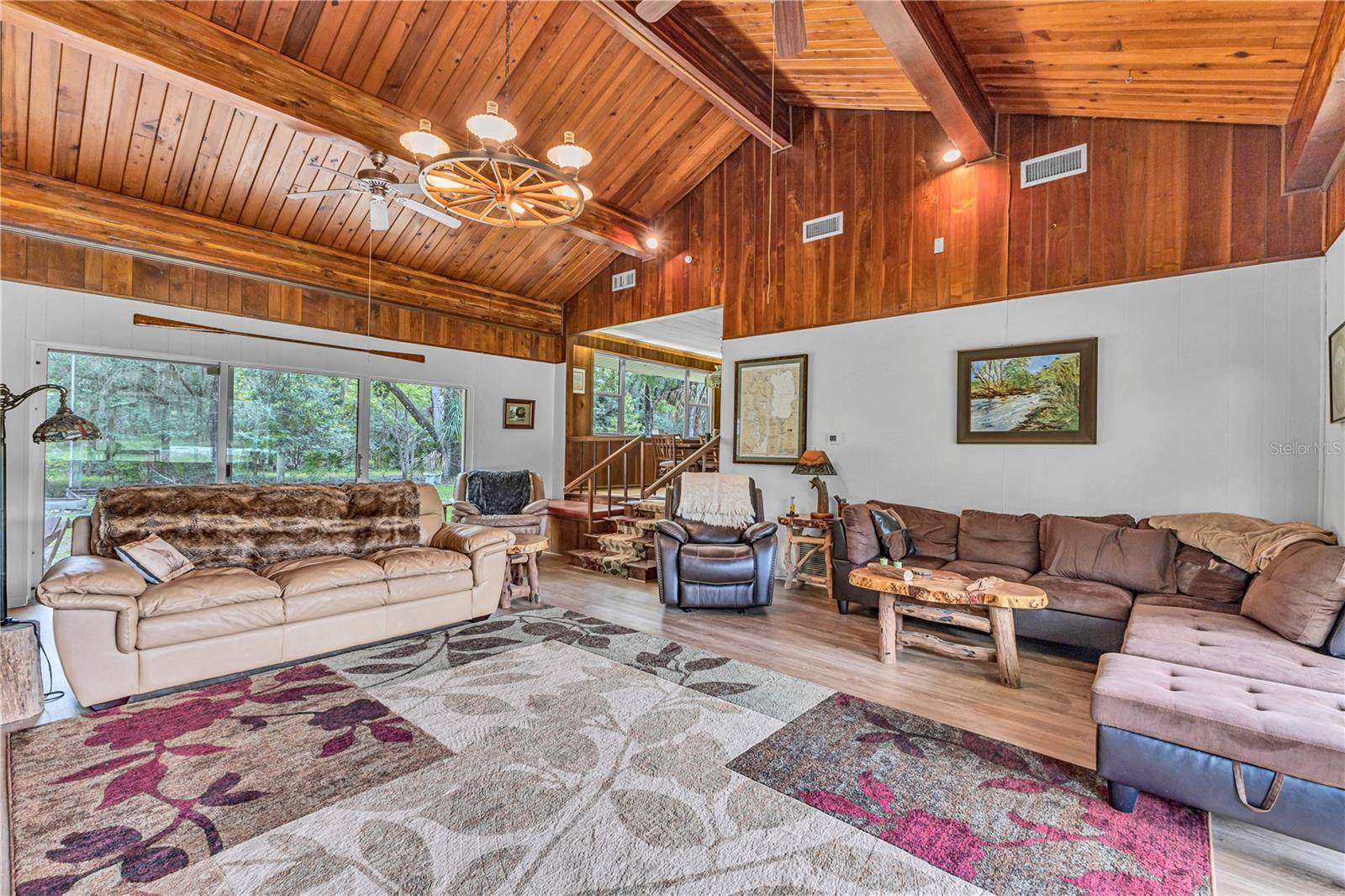 22308 BLUE CREEK LODGE RD, Astor, FL 32102