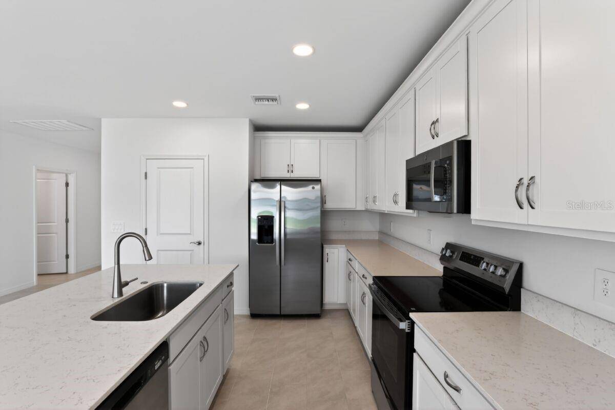 9509 VIBRANT LN, Venice, FL 34292