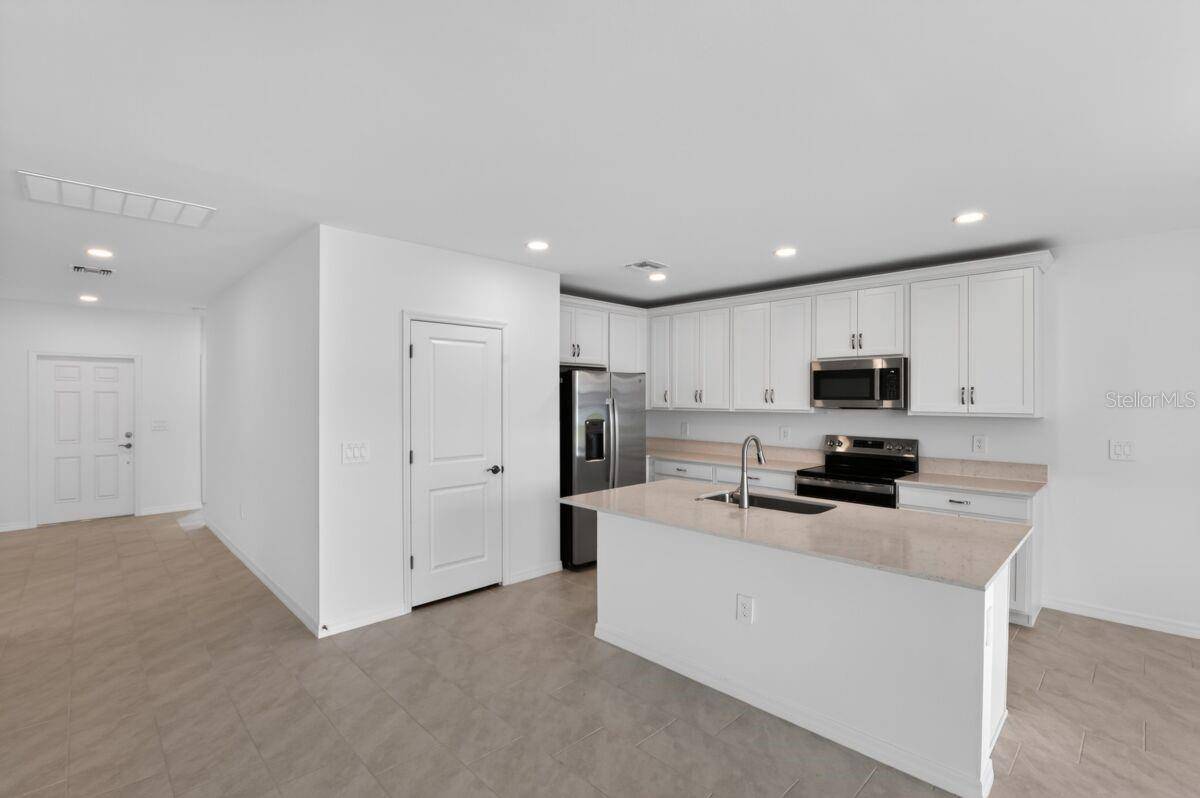9509 VIBRANT LN, Venice, FL 34292