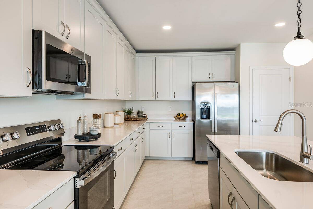 9617 VIBRANT LN, Venice, FL 34292