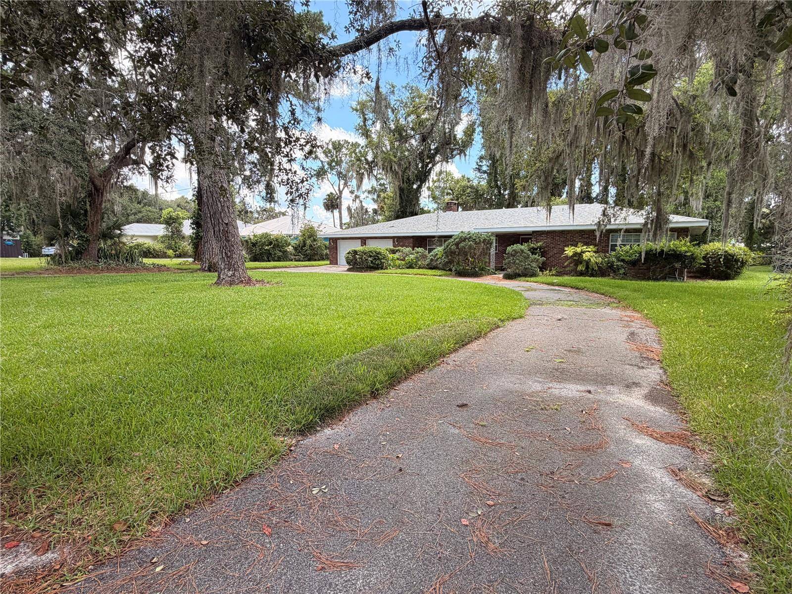 1940 ALICE DR, Astor, FL 32102