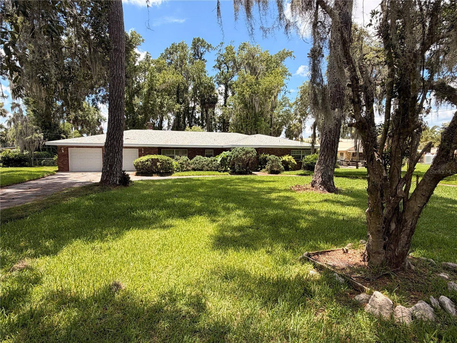 1940 ALICE DR, Astor, FL 32102