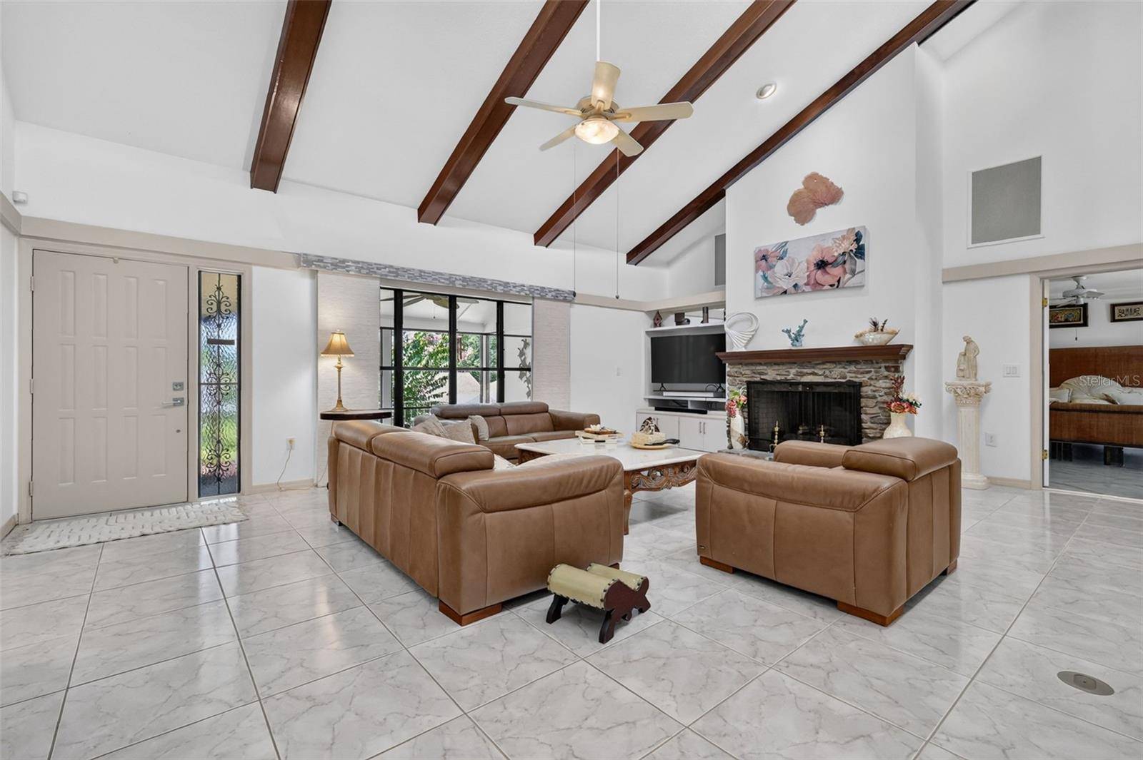 21 TOWNHILL DR, Eustis, FL 32726