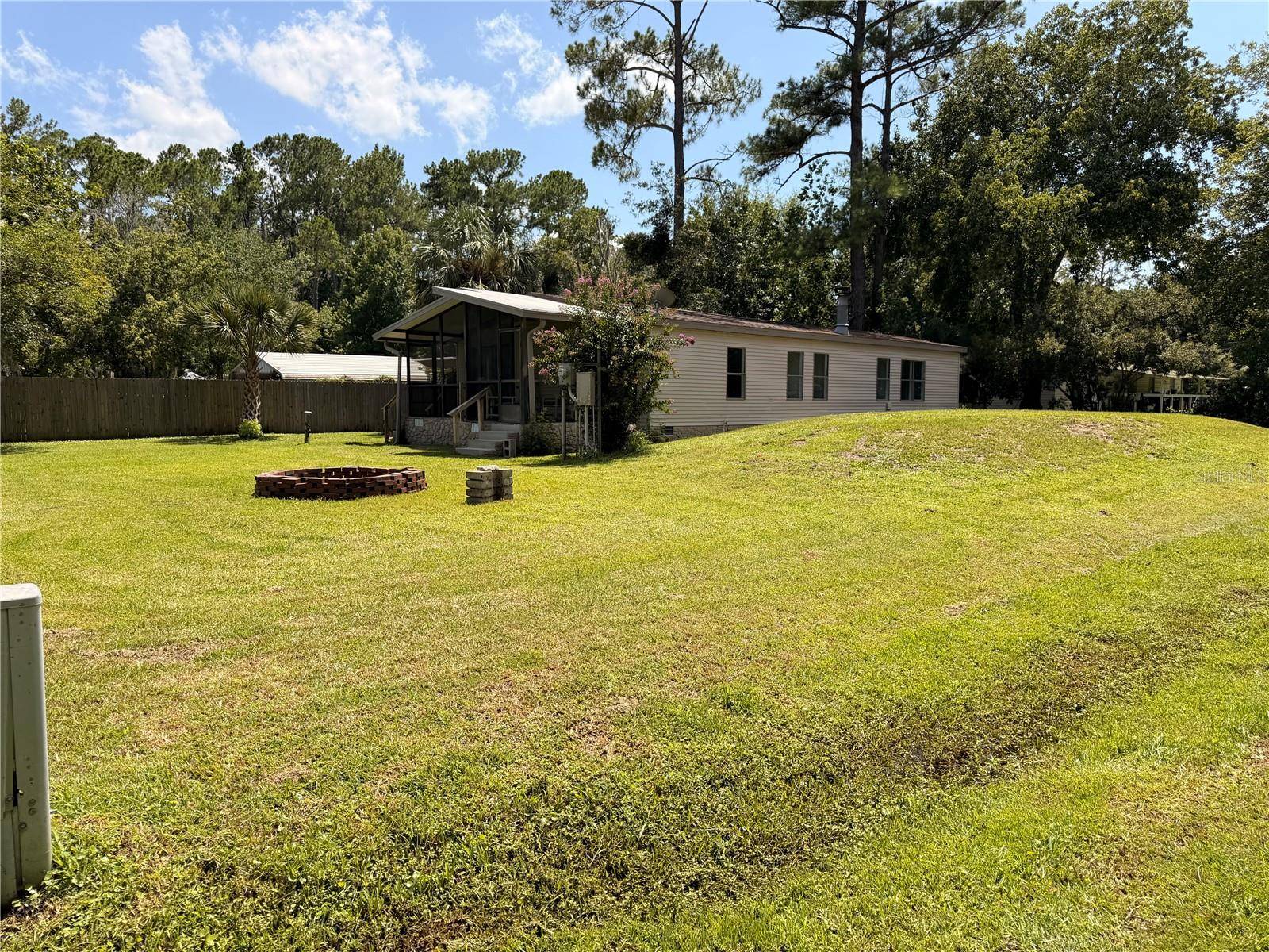 55643 LISA ST, Astor, FL 32102
