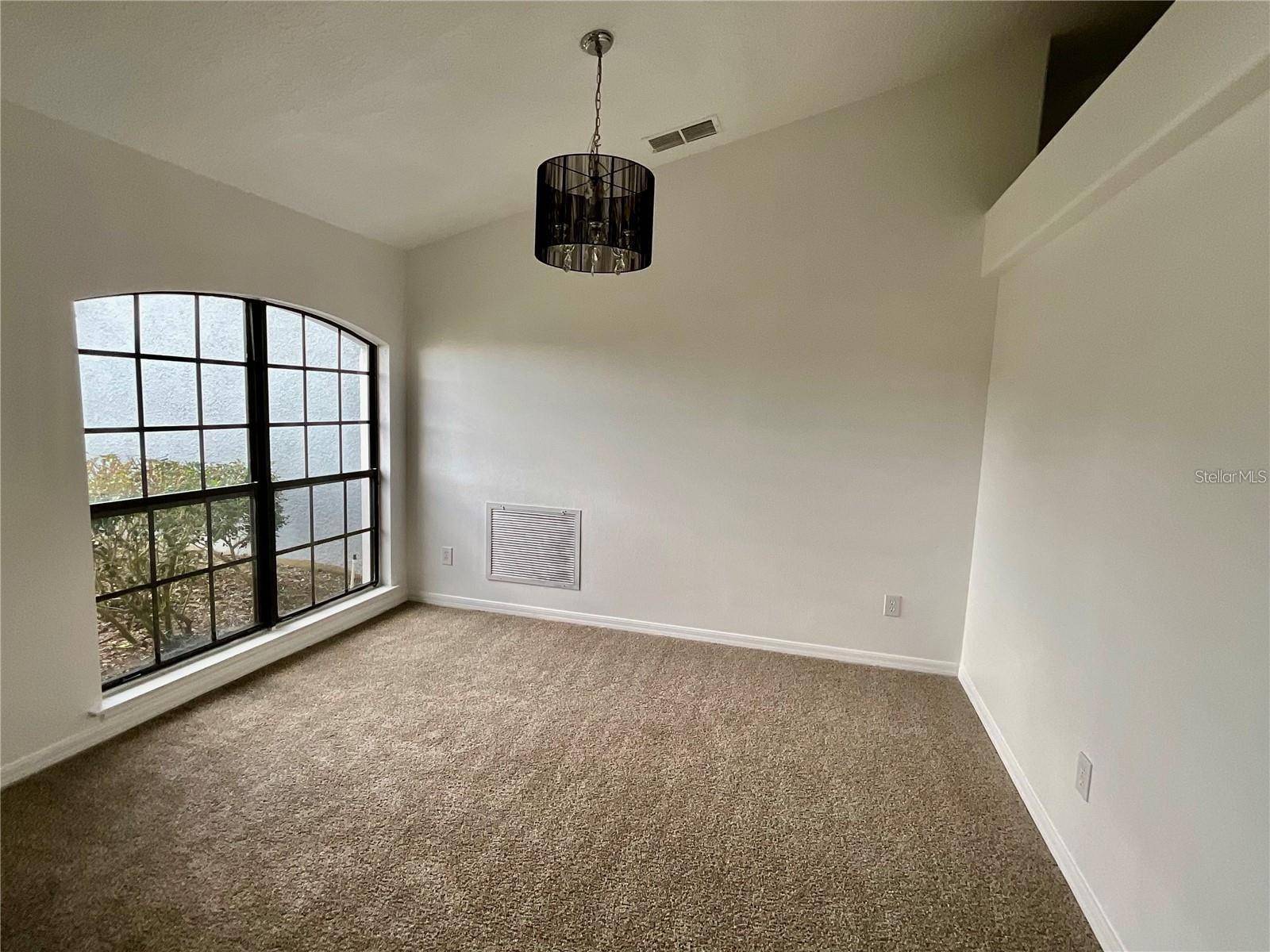511 COVENTRY RD, Davenport, FL 33897