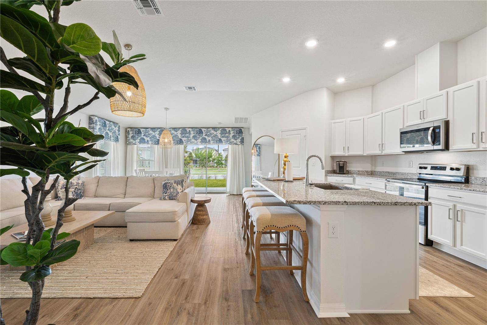 915 OVERPOOL AVE, Davenport, FL 33896